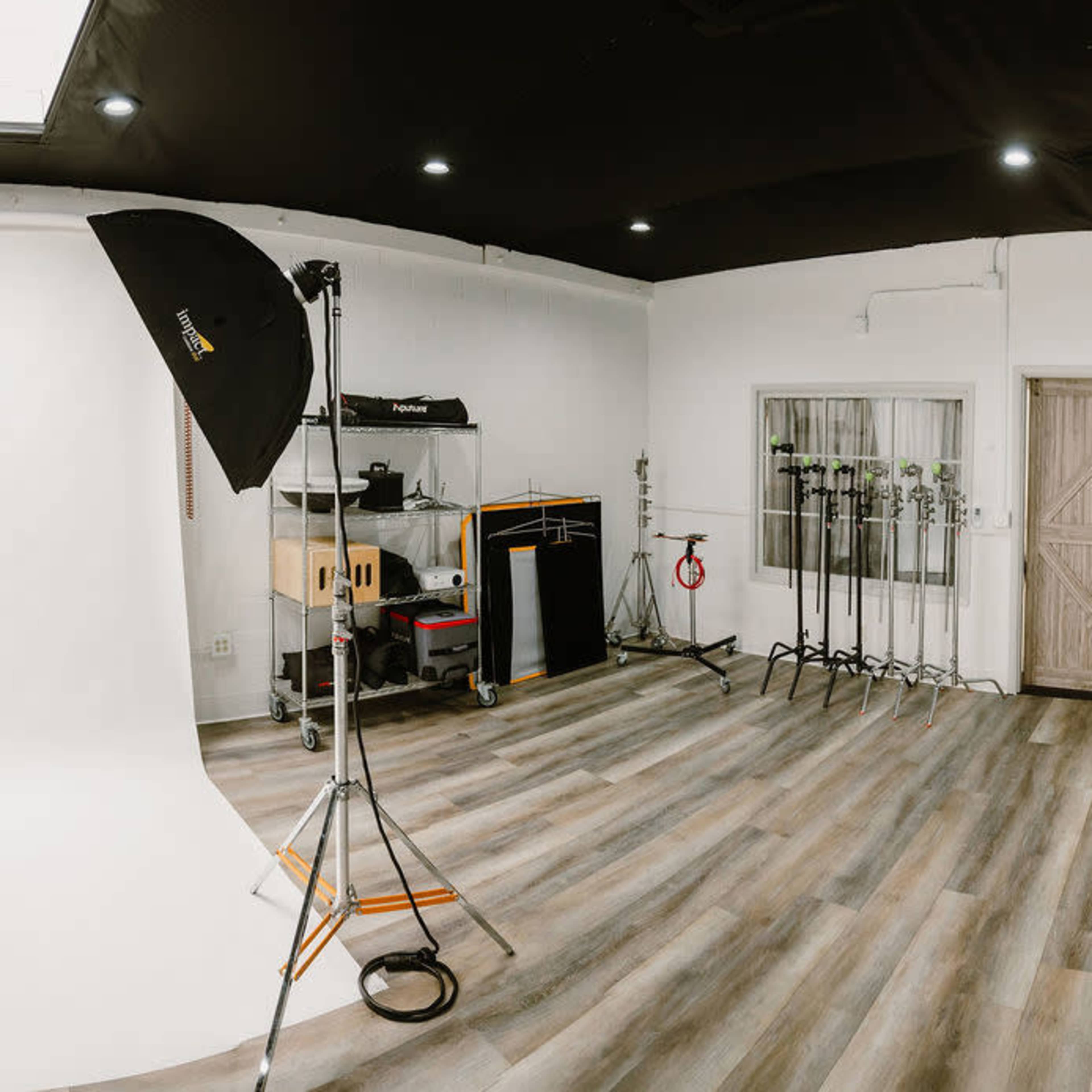 Acacia Studio Image in Shell Beach, Pismo Beach, CA
