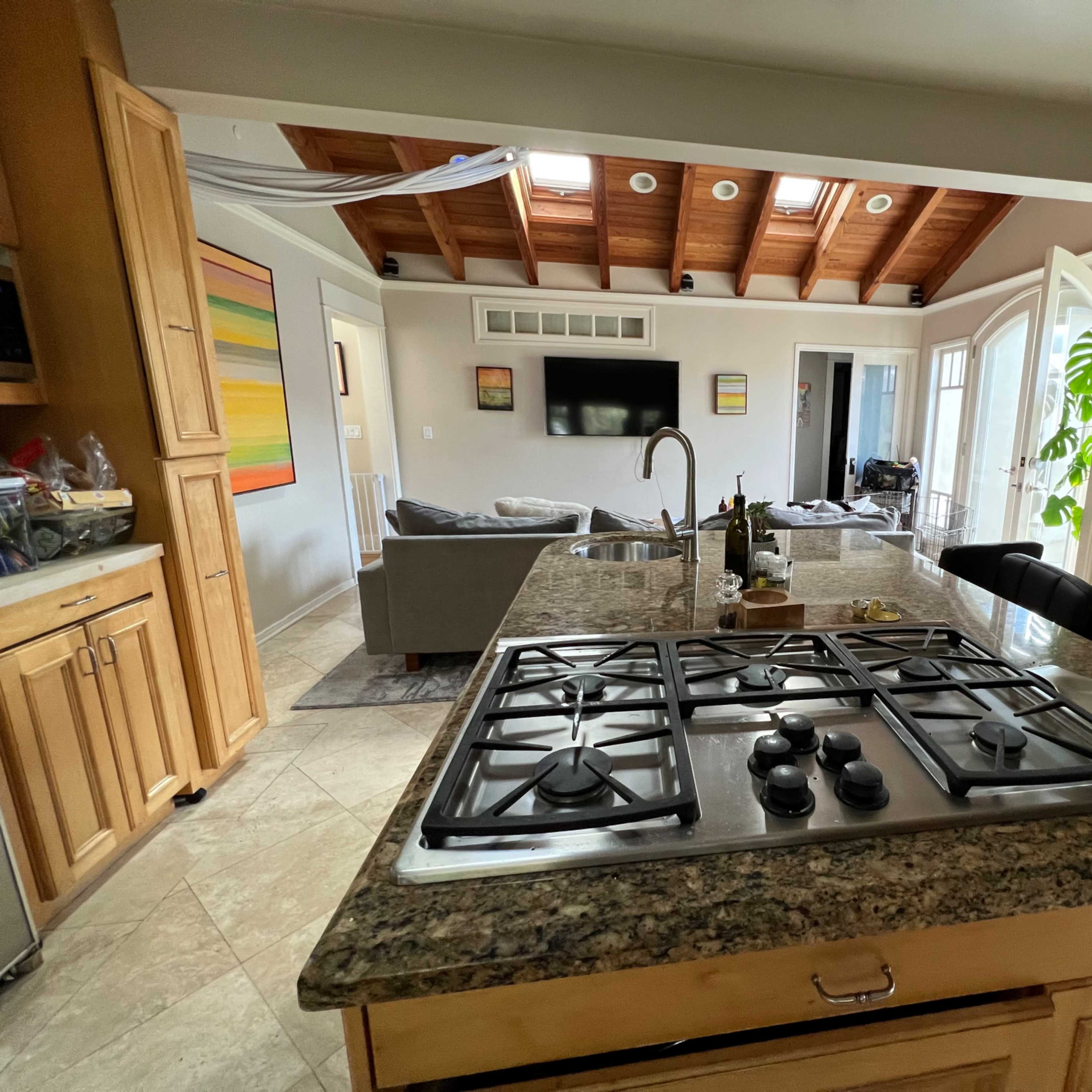 Inviting and warm modern day craftsman home Image in Sunset Park, Santa Monica, CA