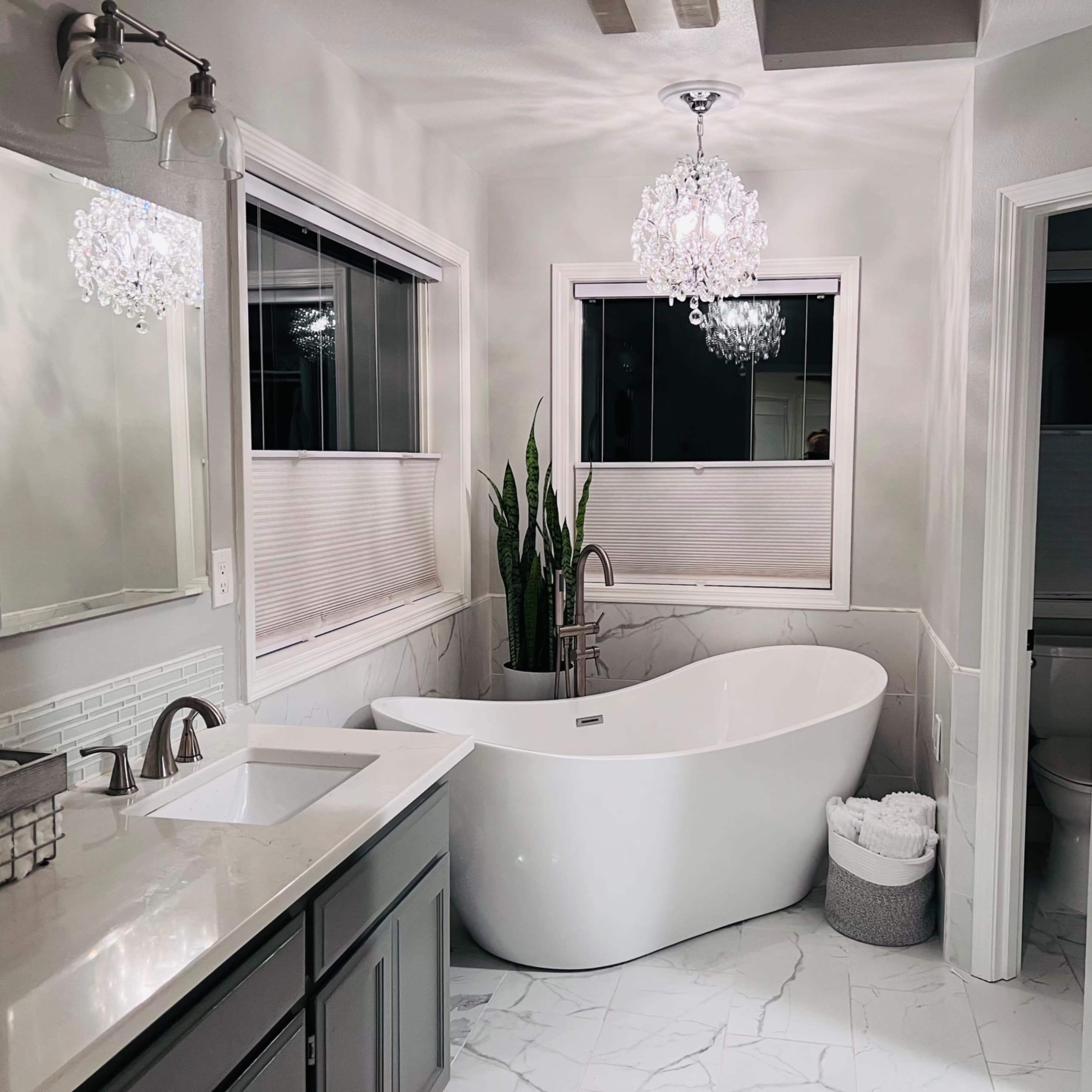 Bella- a large stylish home Image in Corvallis, Corvallis, OR
