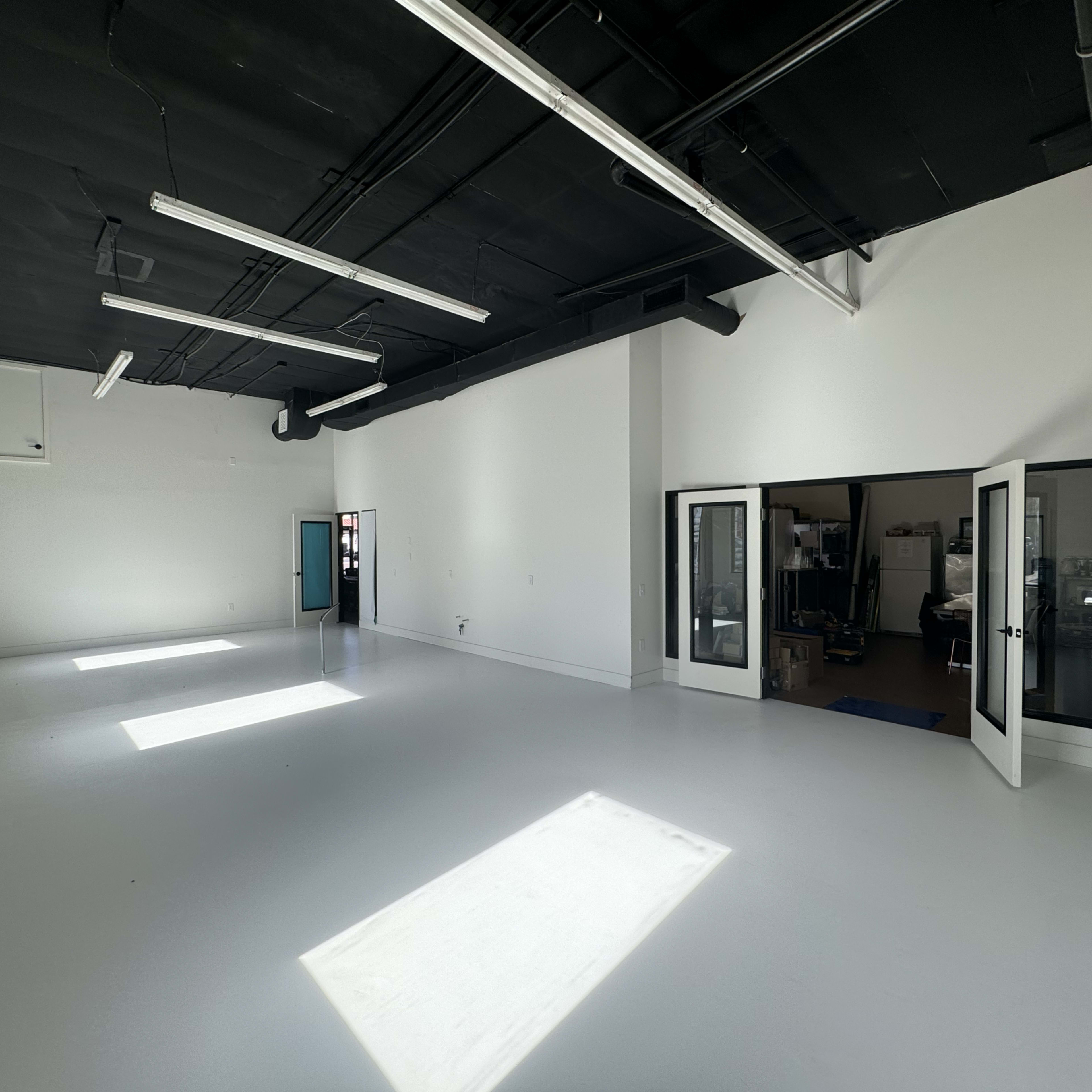 Industrial warehouse space Image in Encanto Village, Phoenix, AZ