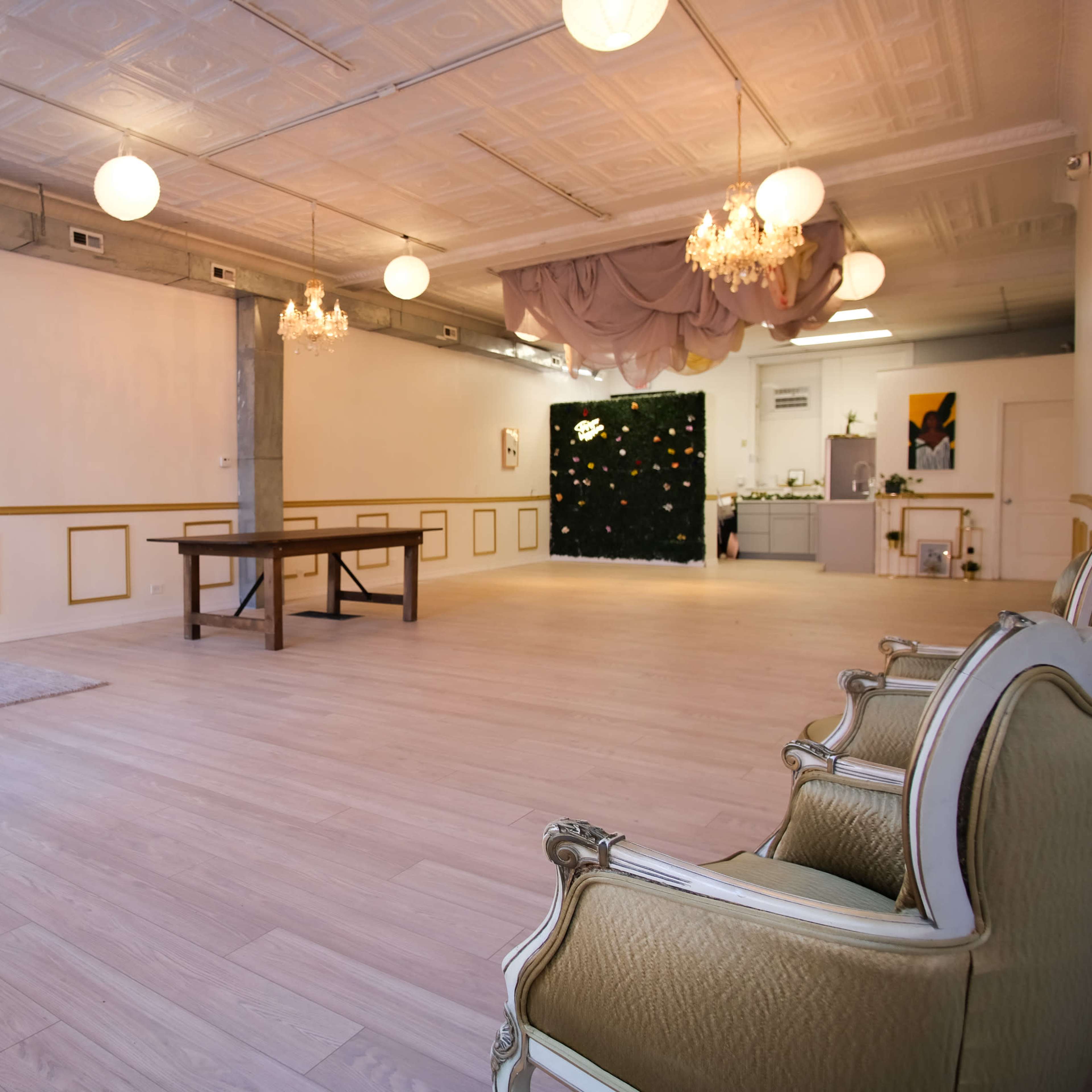 We have a beautiful space in Logan square, an urban and newly developed neighborhood. Image in Logan Square, Chicago, IL