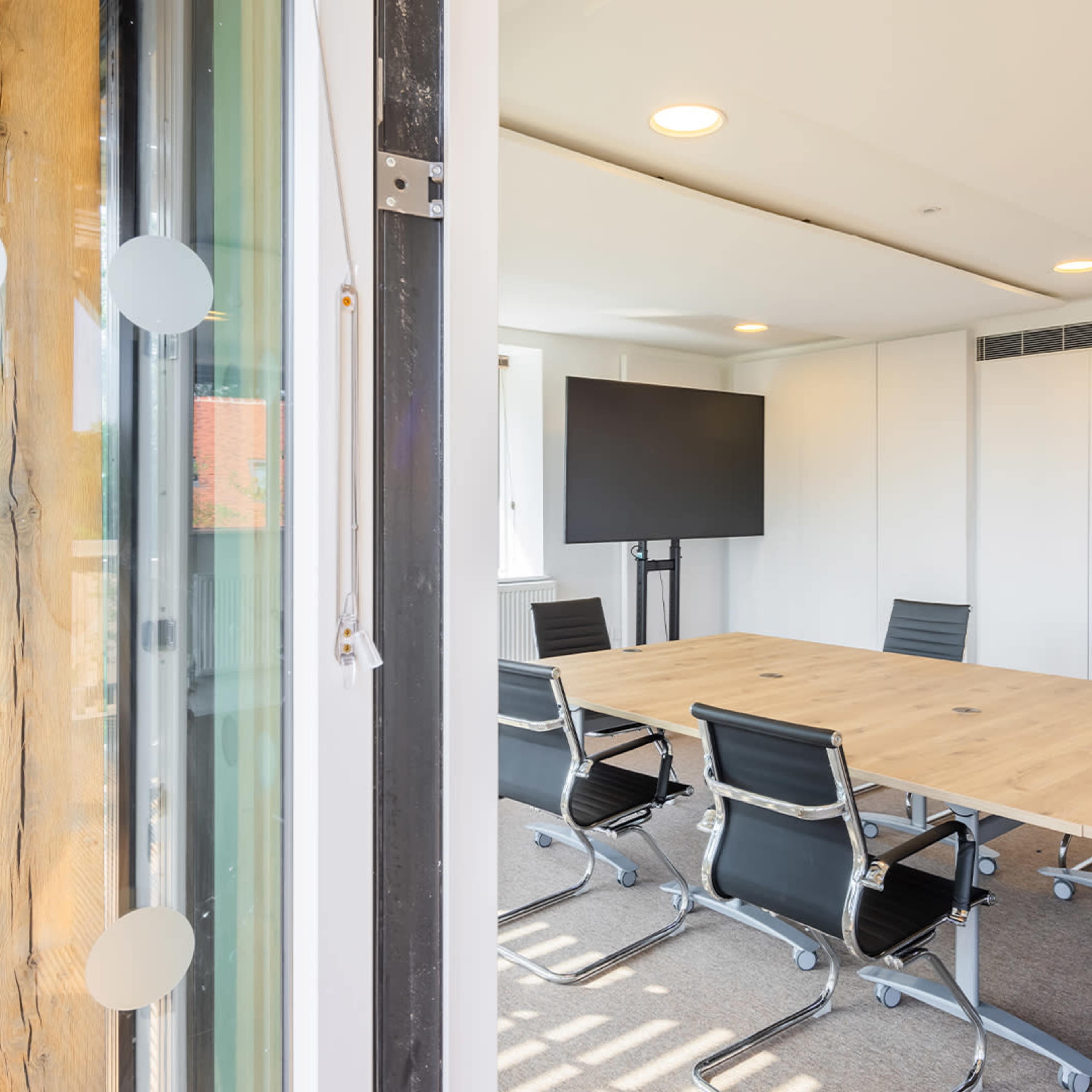 Flexible Meeting Room with Balcony and Views Image in Stokenchurch, High Wycombe, England