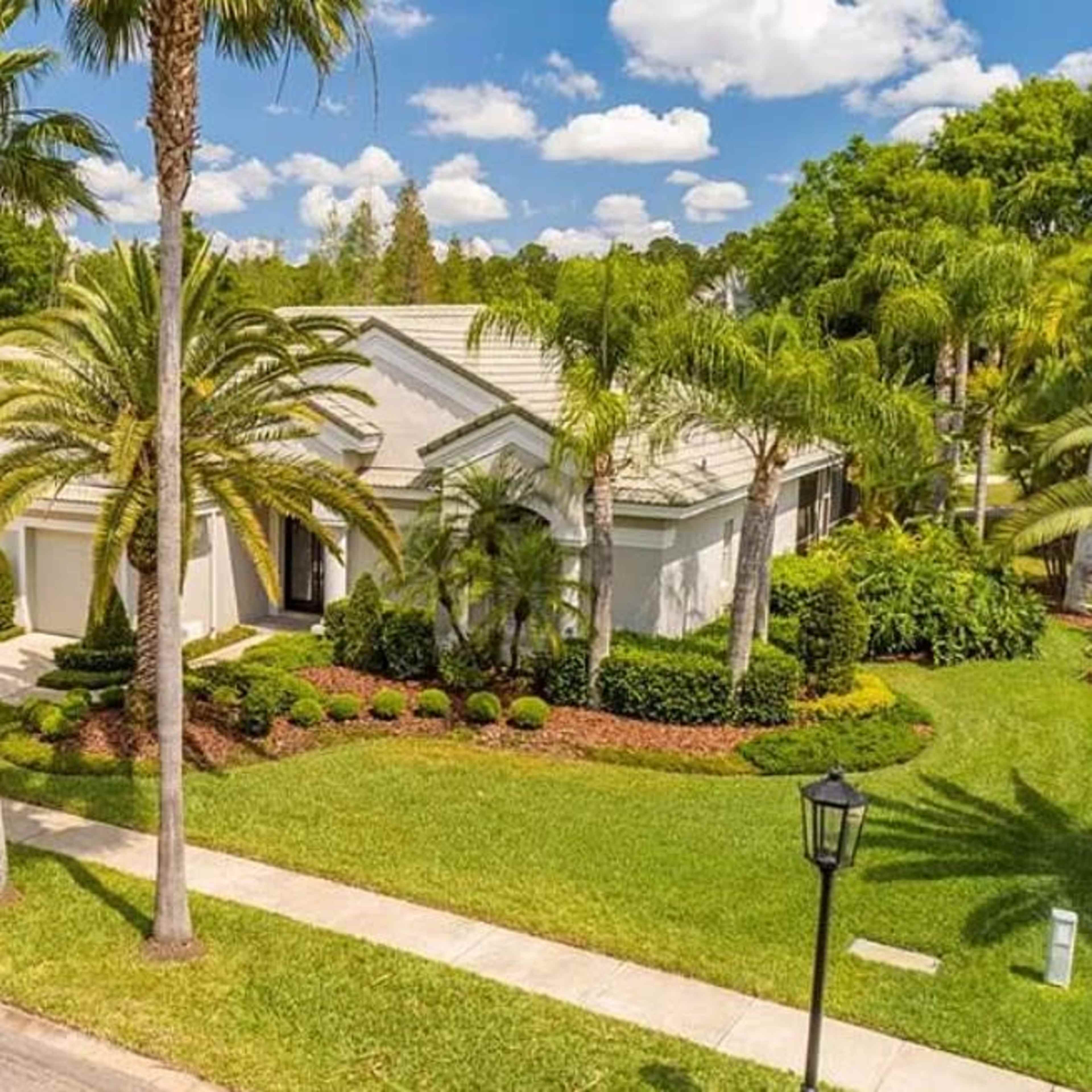 Single Family Home with Pool and Golf Course Views Image in Westchase, Westchase, FL