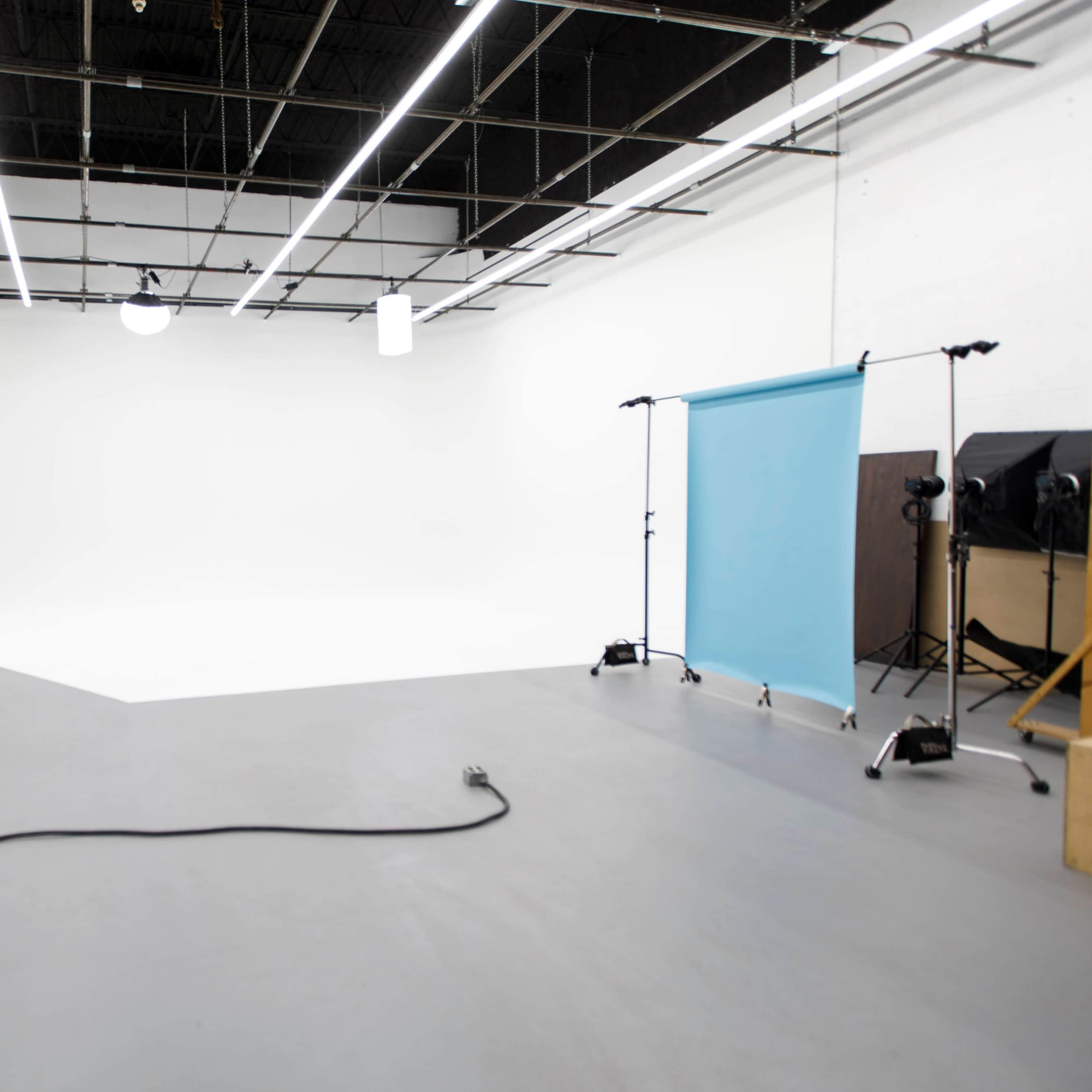 White Cyc Studio Near Cleveland, Ohio Image in Euclid, Euclid, OH