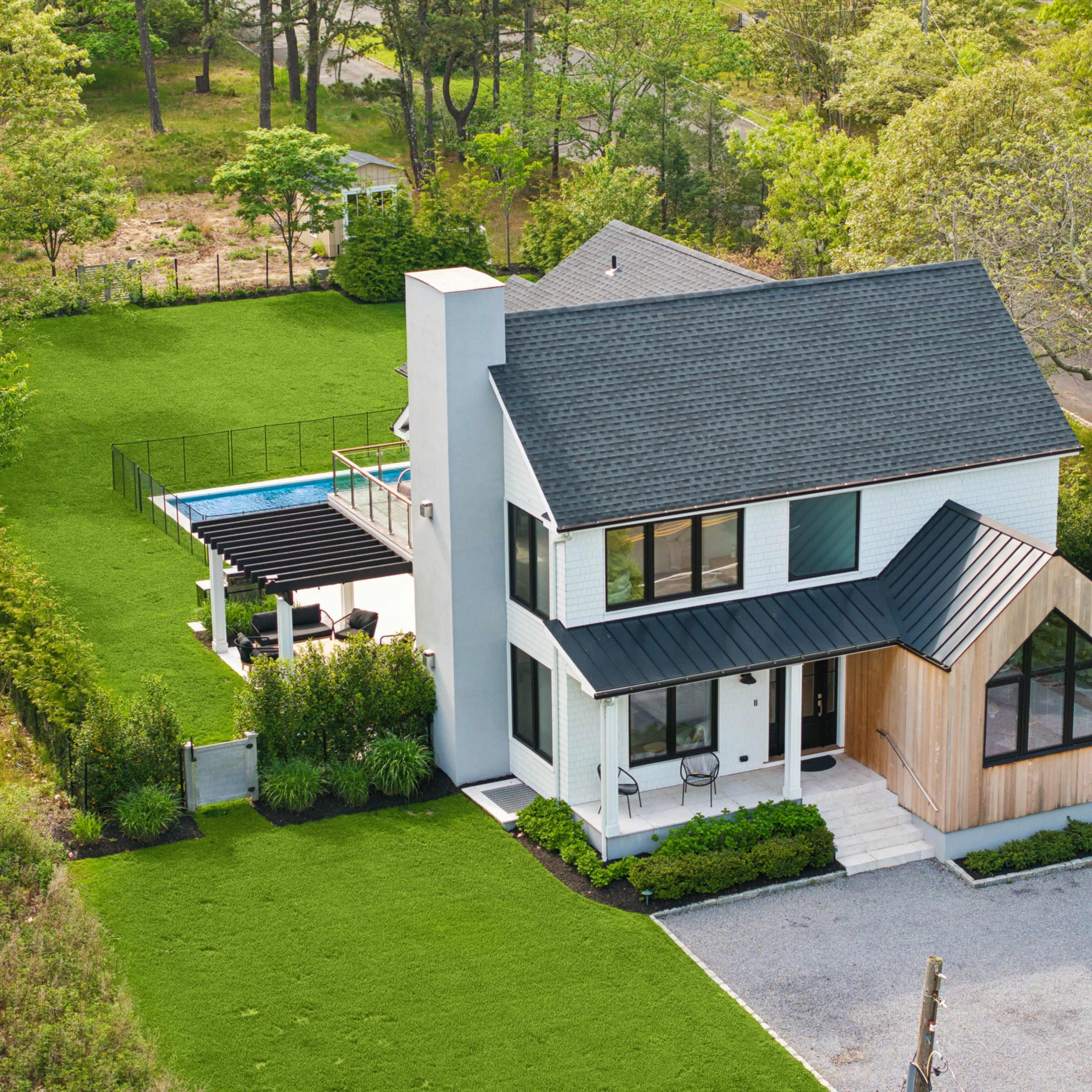 Modern beach house Image in Southampton, Hampton Bays, NY