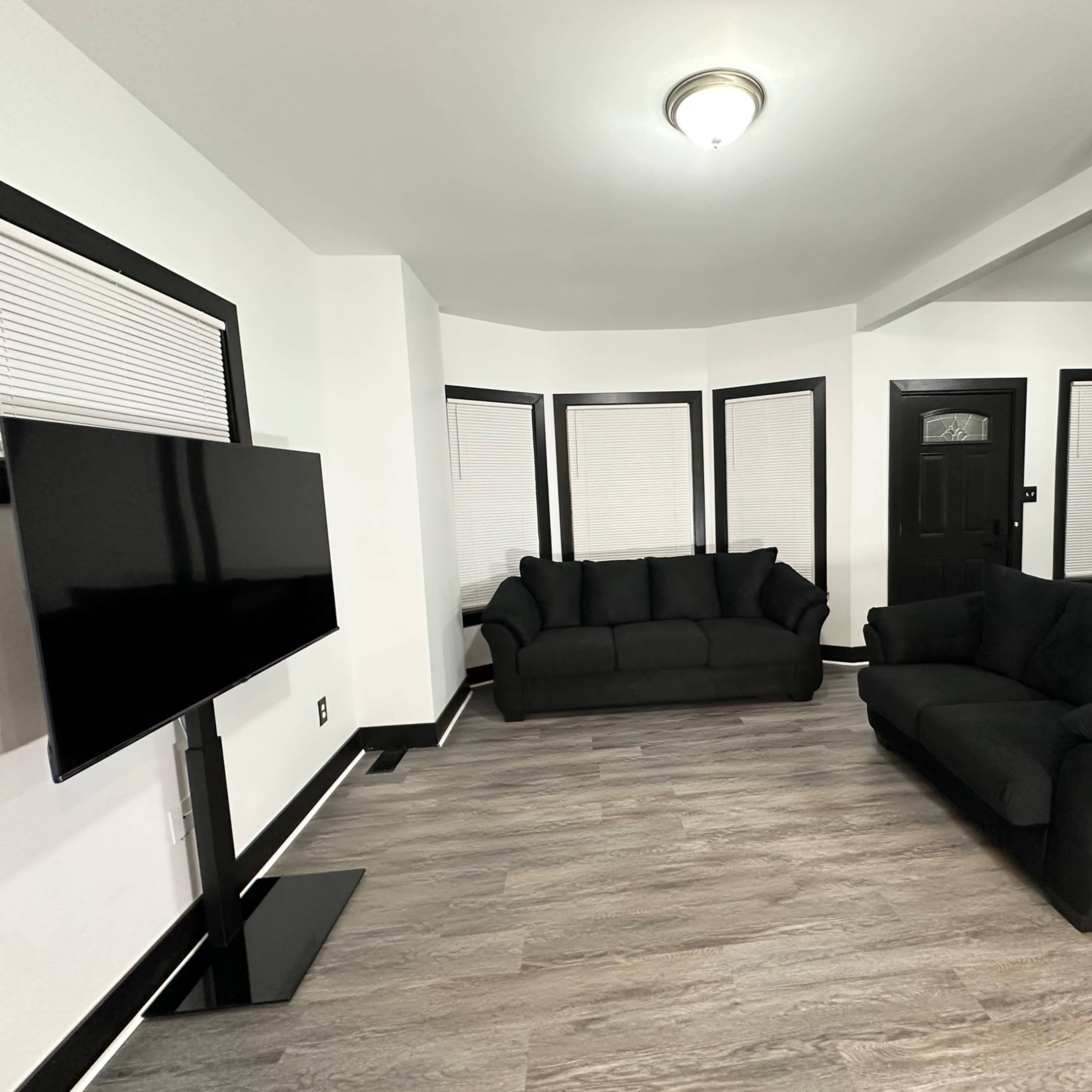 Fully Renovated Modern 4-Bedroom, 3-Bath Home Close to Downtown Cleveland – Fully Furnished! Image in Brooklyn Centre, Cleveland, OH