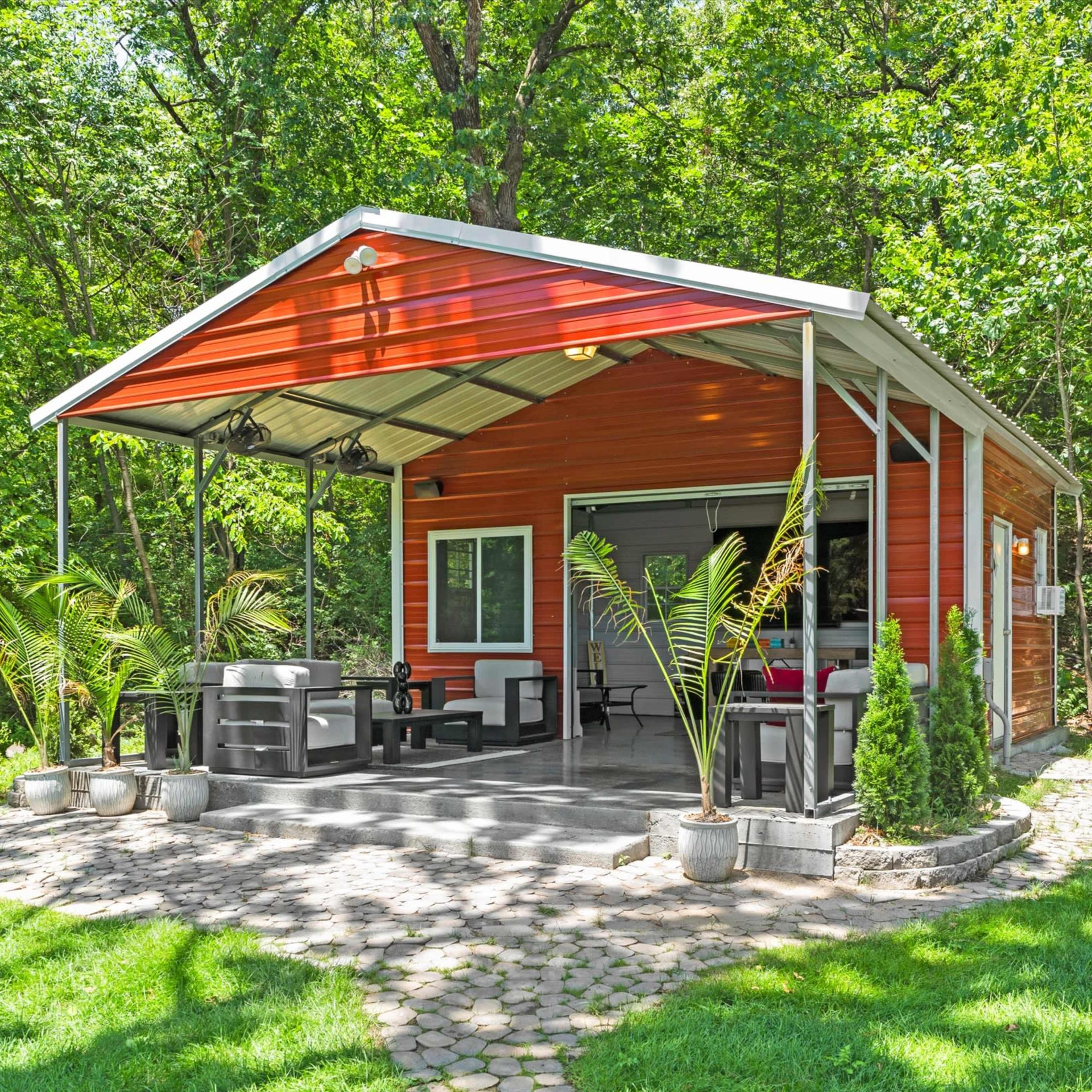 Versatile Home & Event Space Minutes to Legends Image in Edwardsville, Edwardsville, KS