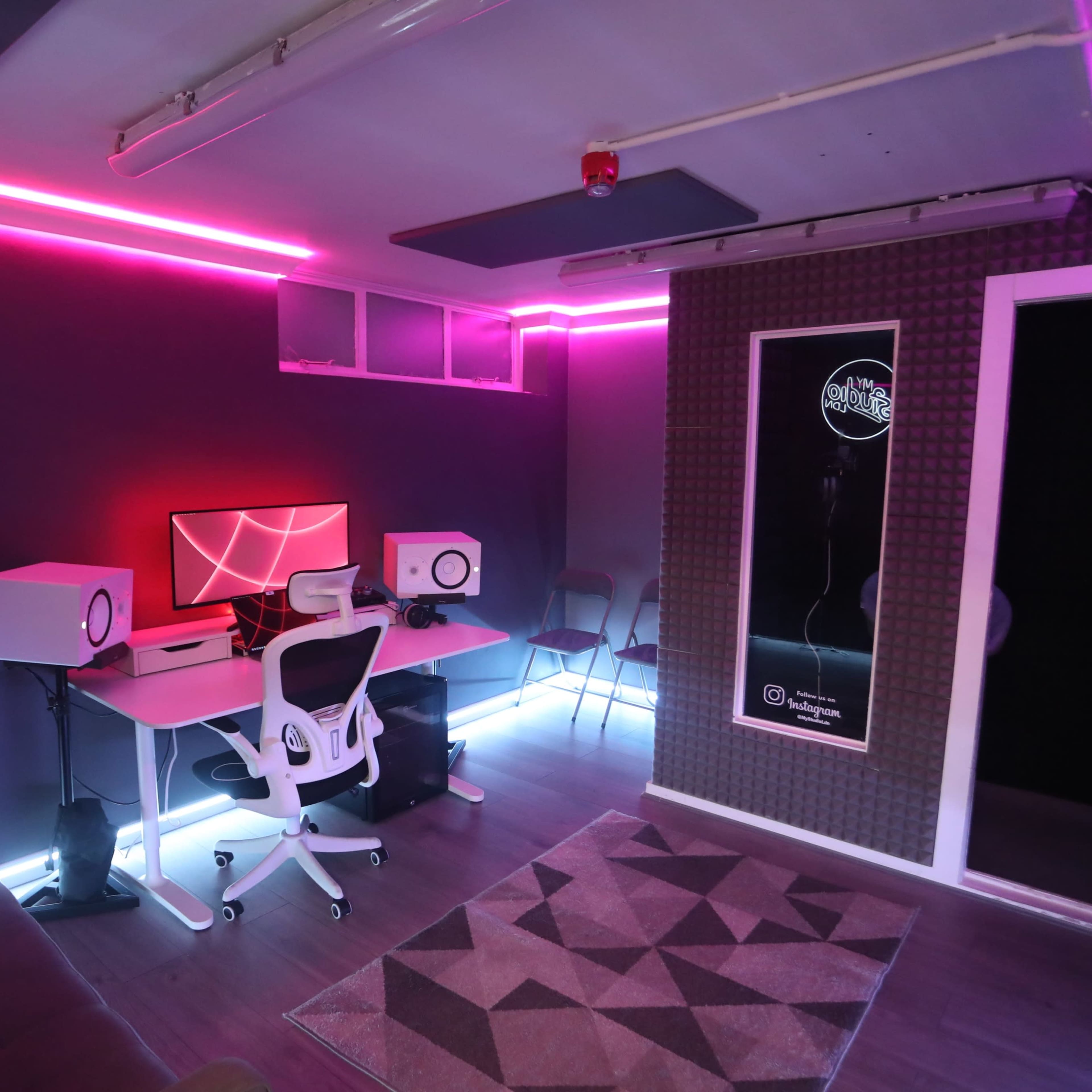 Dry Hire Music Recording Studio Image in London, London, England