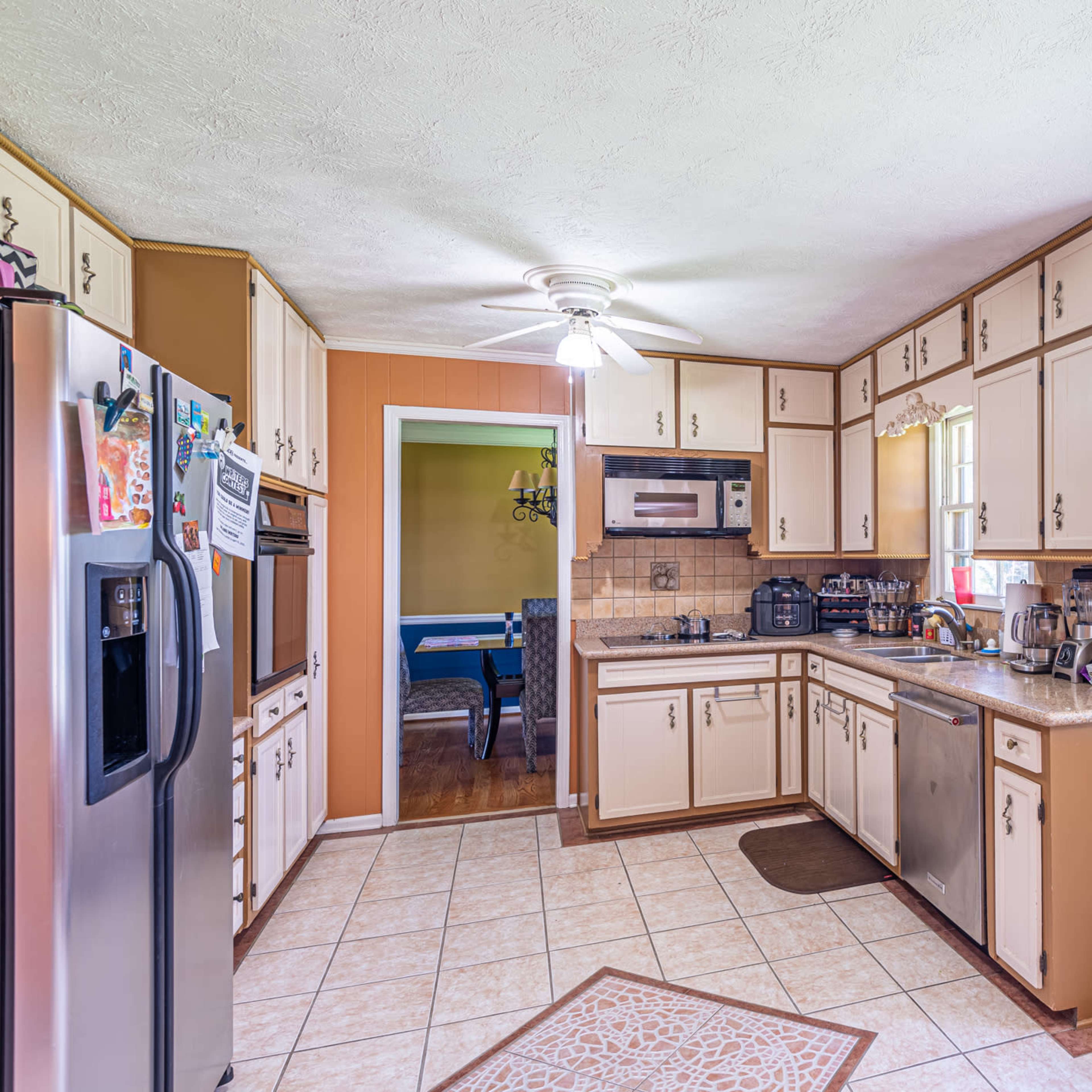 Classic Suburban Living. Lovely Split Level Family Home w/natural light, in the heart of Tucker, GA Image in Tucker, Tucker, GA