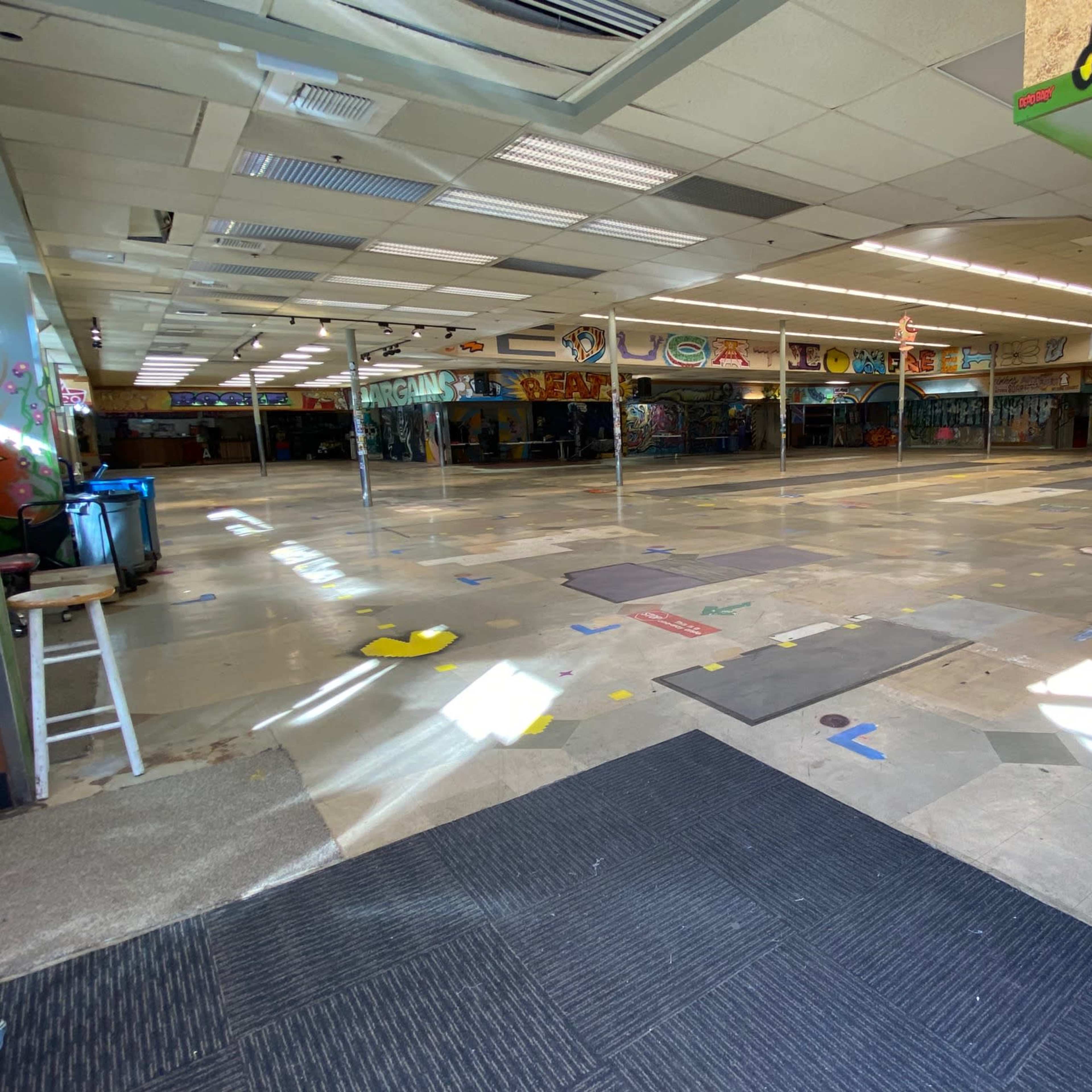 Large flexible space in a former grocery store. Image in Stevens, Seattle, WA