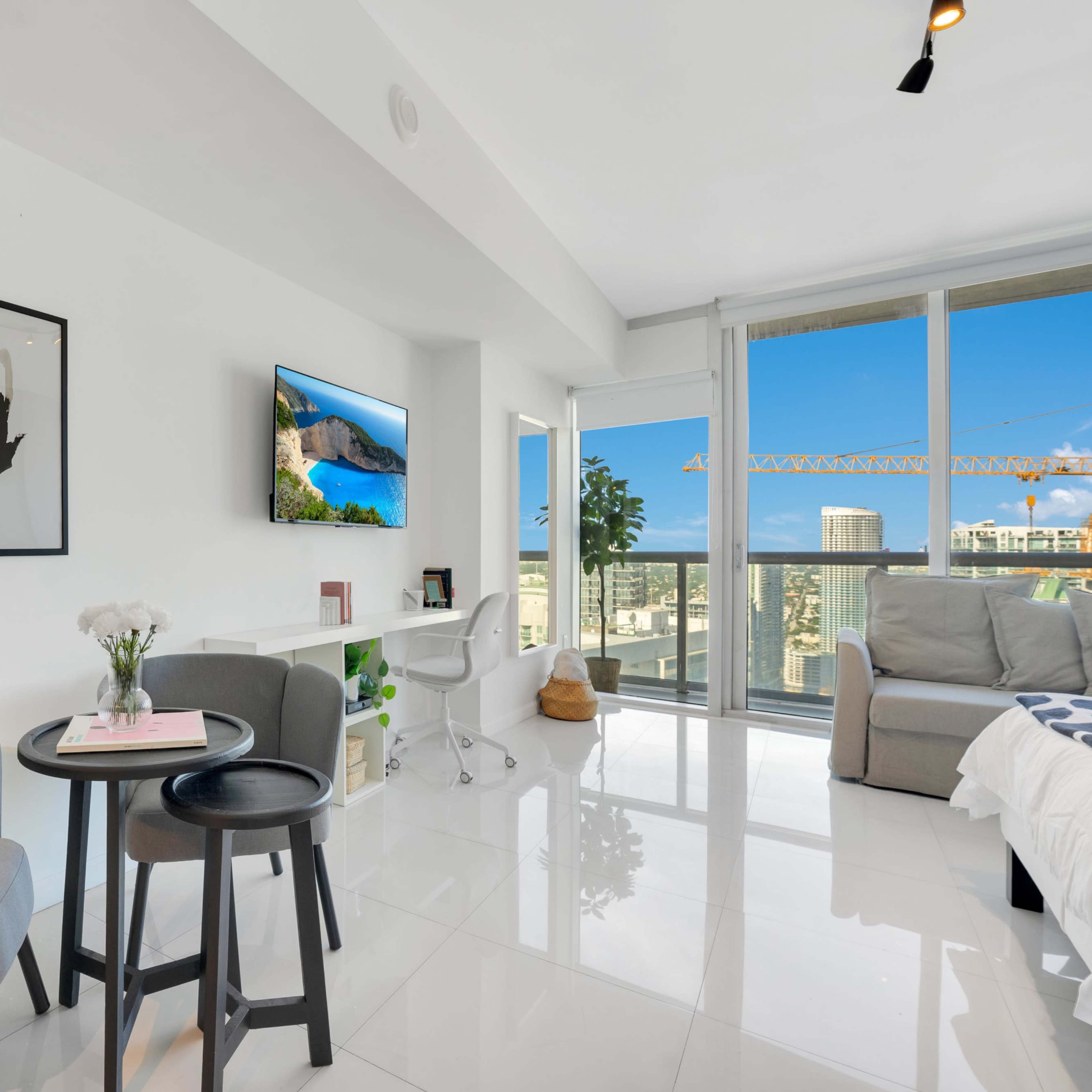 Luxurious Studio with Breathtaking City and Water Views ★ Icon Brickell 48 floor ★ Image in Downtown Miami, Miami, FL