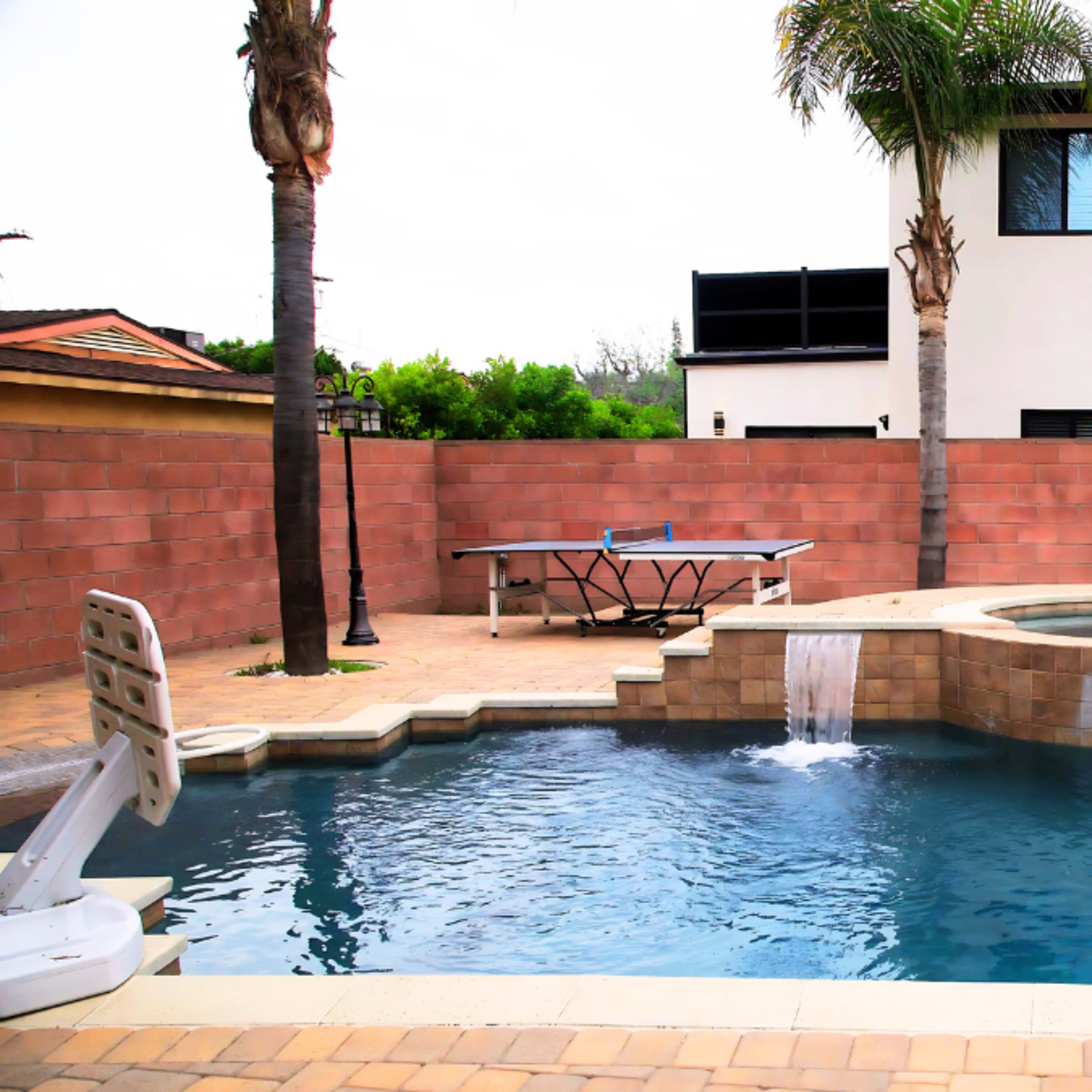 Beautiful Oasis With Pool, Hot Tub And Ton Of Pool Games Image in Valley Glen, Los Angeles, CA