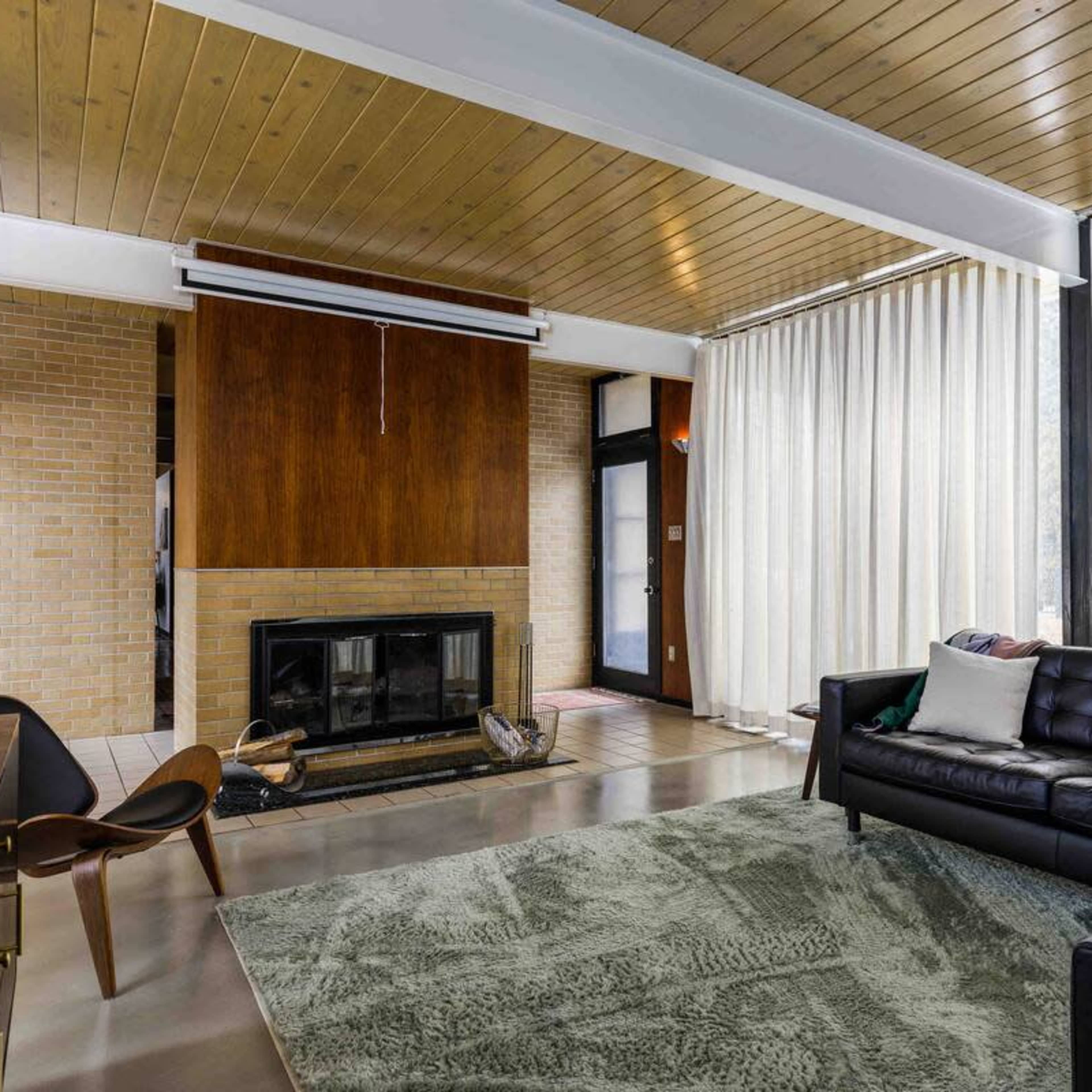 Mid-Century Modern Glass & Steel Beauty Image in Holladay, Holladay, UT