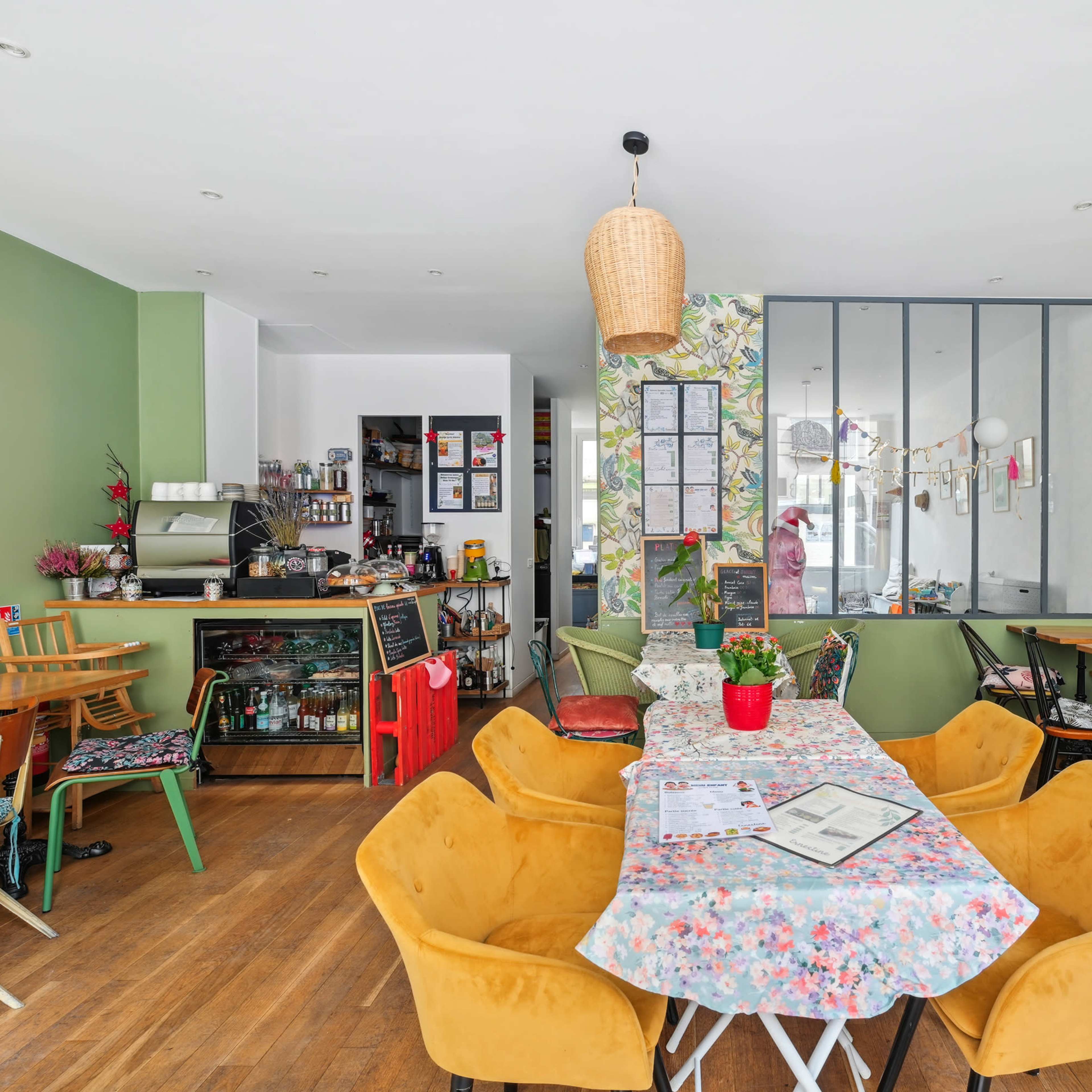 Coffee Shop cosy à privatiser dans le 18ème arrondissement de Paris Image dans Grandes-Carrières, Paris, Île-de-France