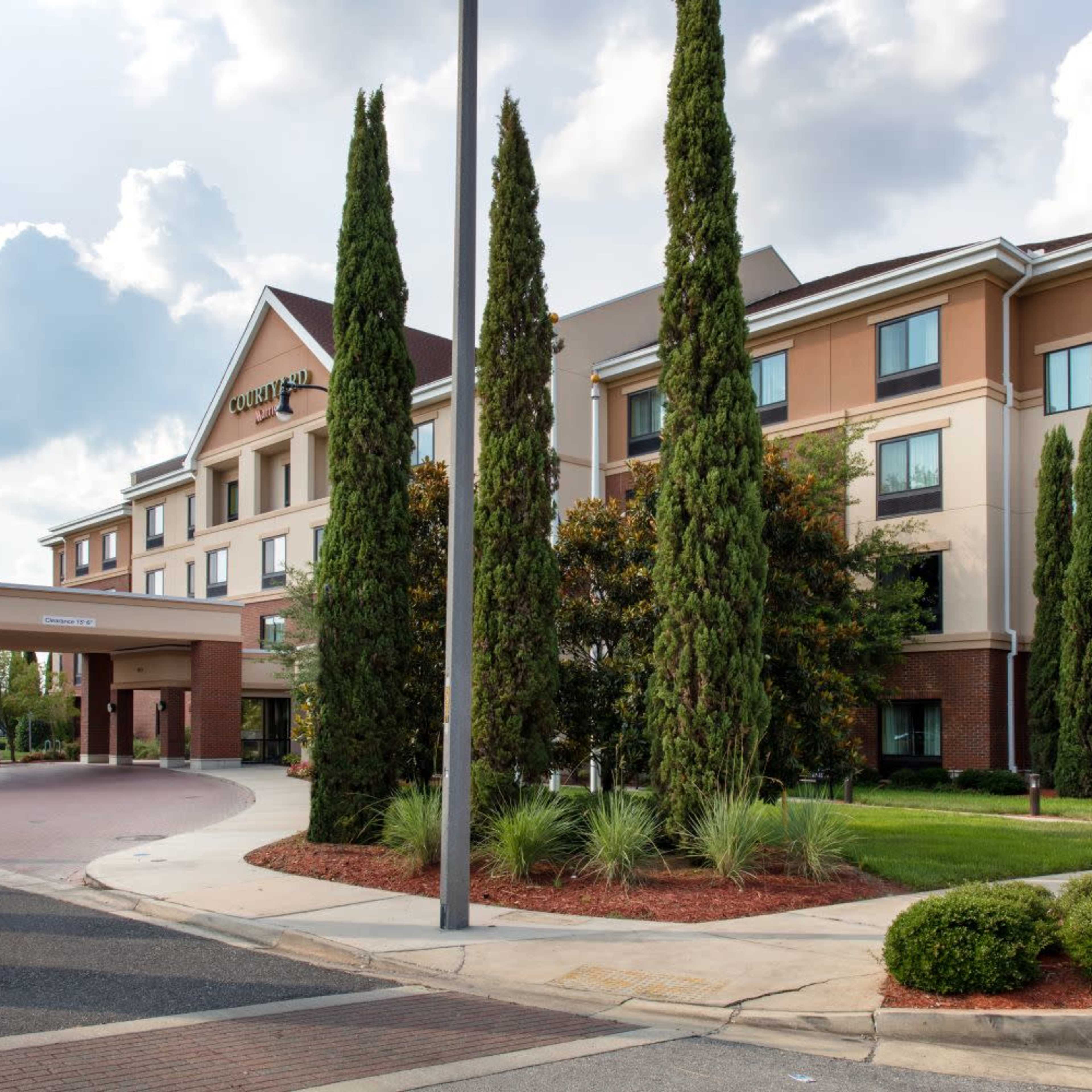 Bright & Modern Meeting Space Near Jacksonville’s Beltway Image in Regency, Jacksonville, FL