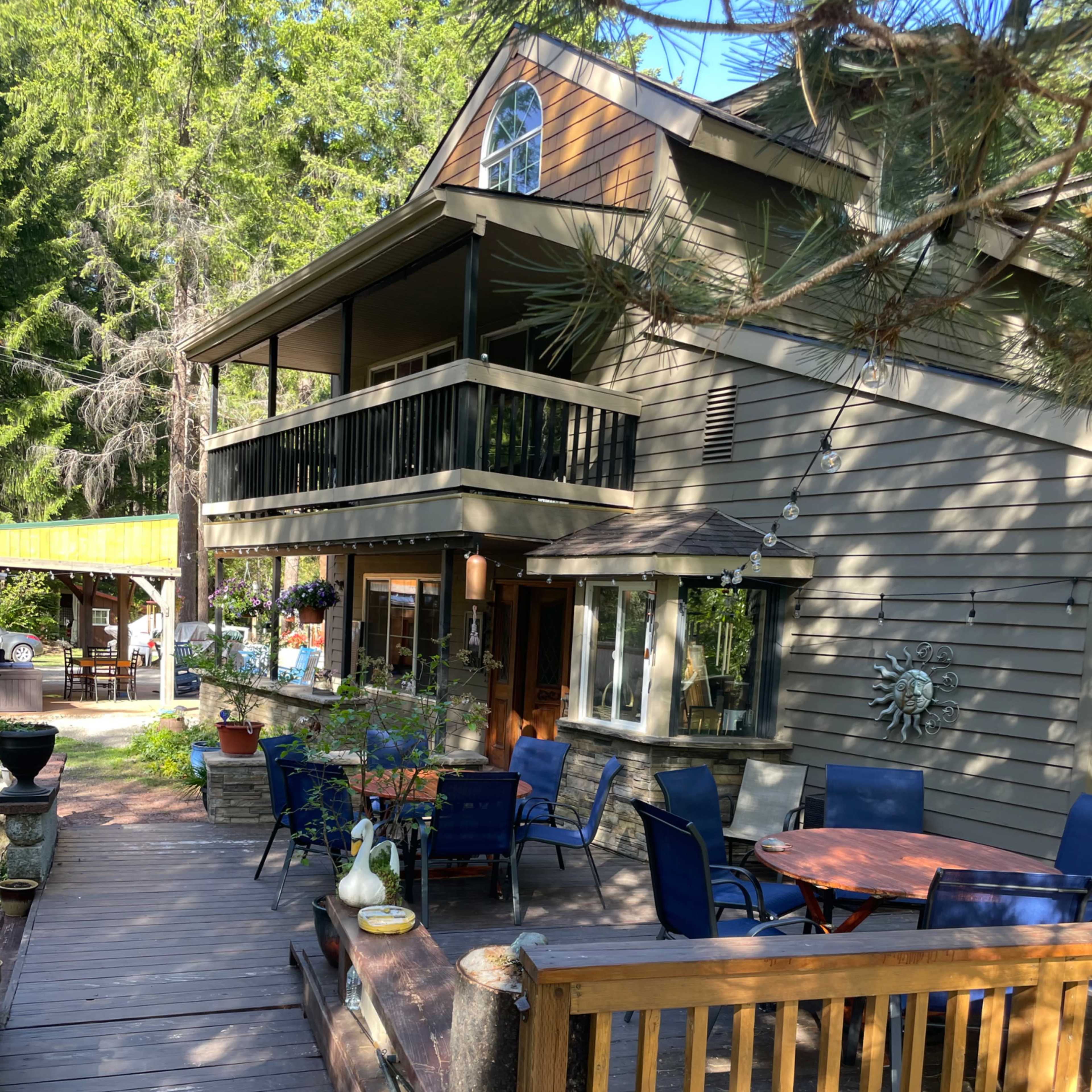 Riverfront lodge, old west town, waterfront decks, outdoor living rooms, fire pit, lodge Image in Idanha, Idanha, OR