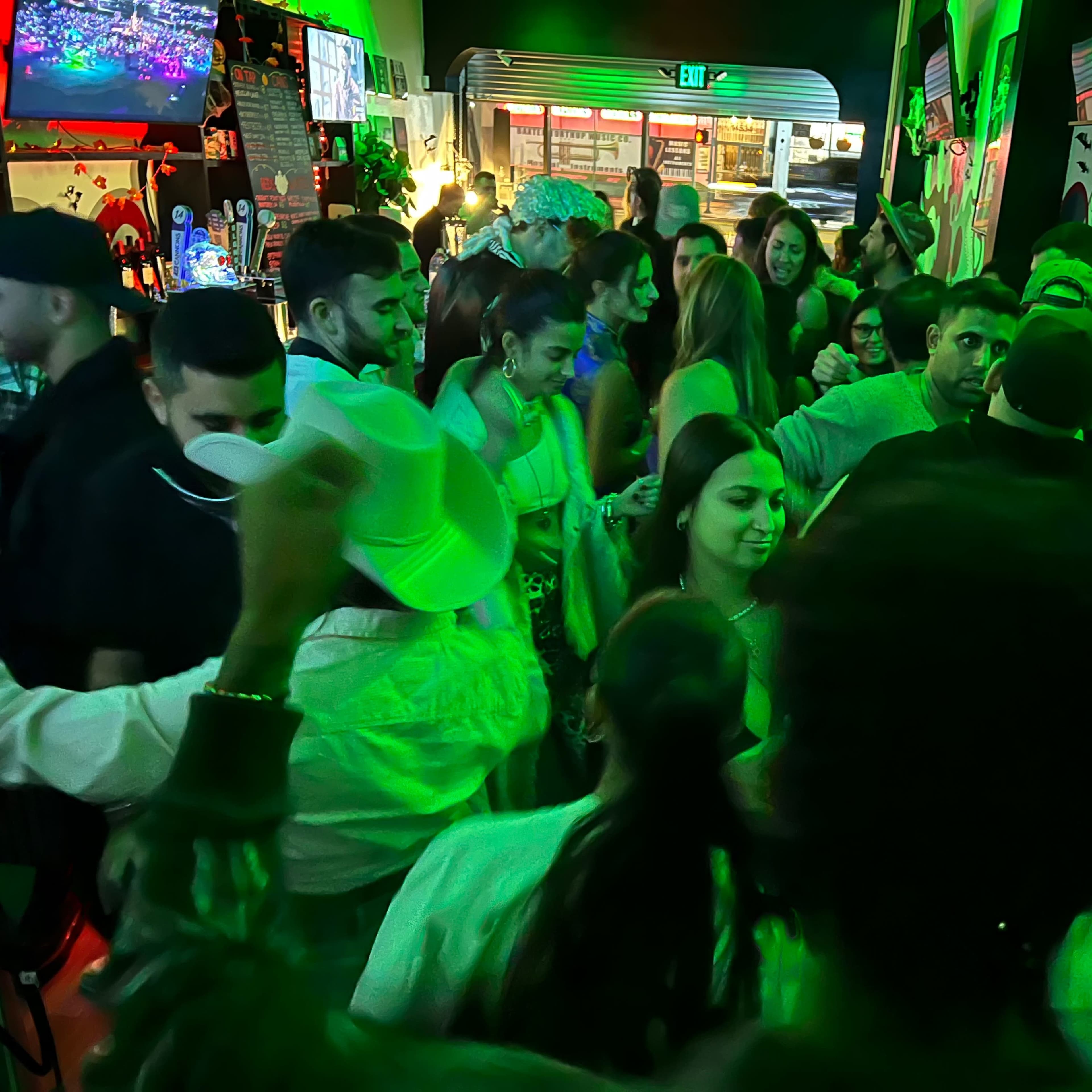 Ventura Blvd Bar for Birthdays & Private Events Image in Sherman Oaks, Los Angeles, CA