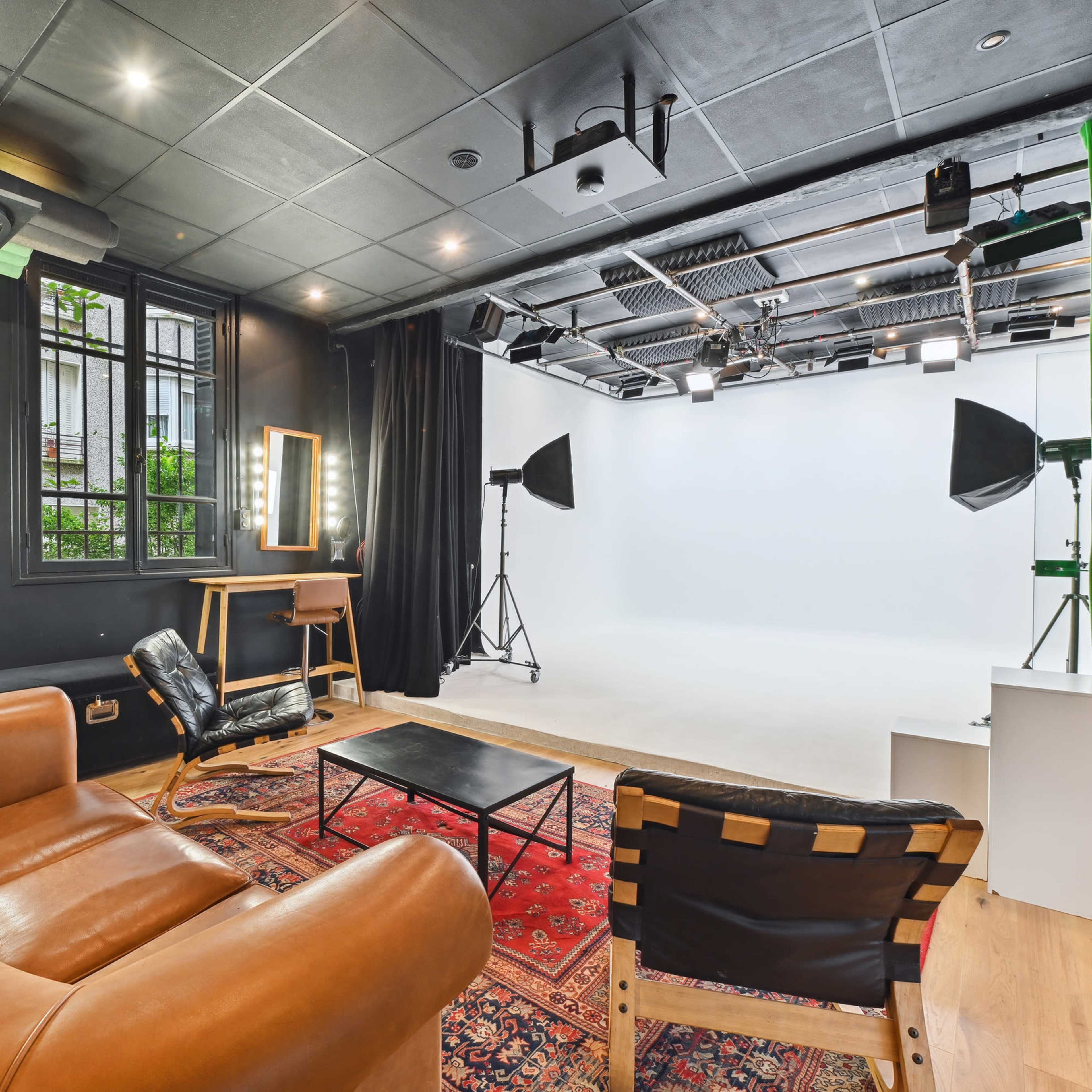 Plateau de tournage / studio photo professionnel - Paris 20 Image dans Ménilmontant, Paris, Île-de-France