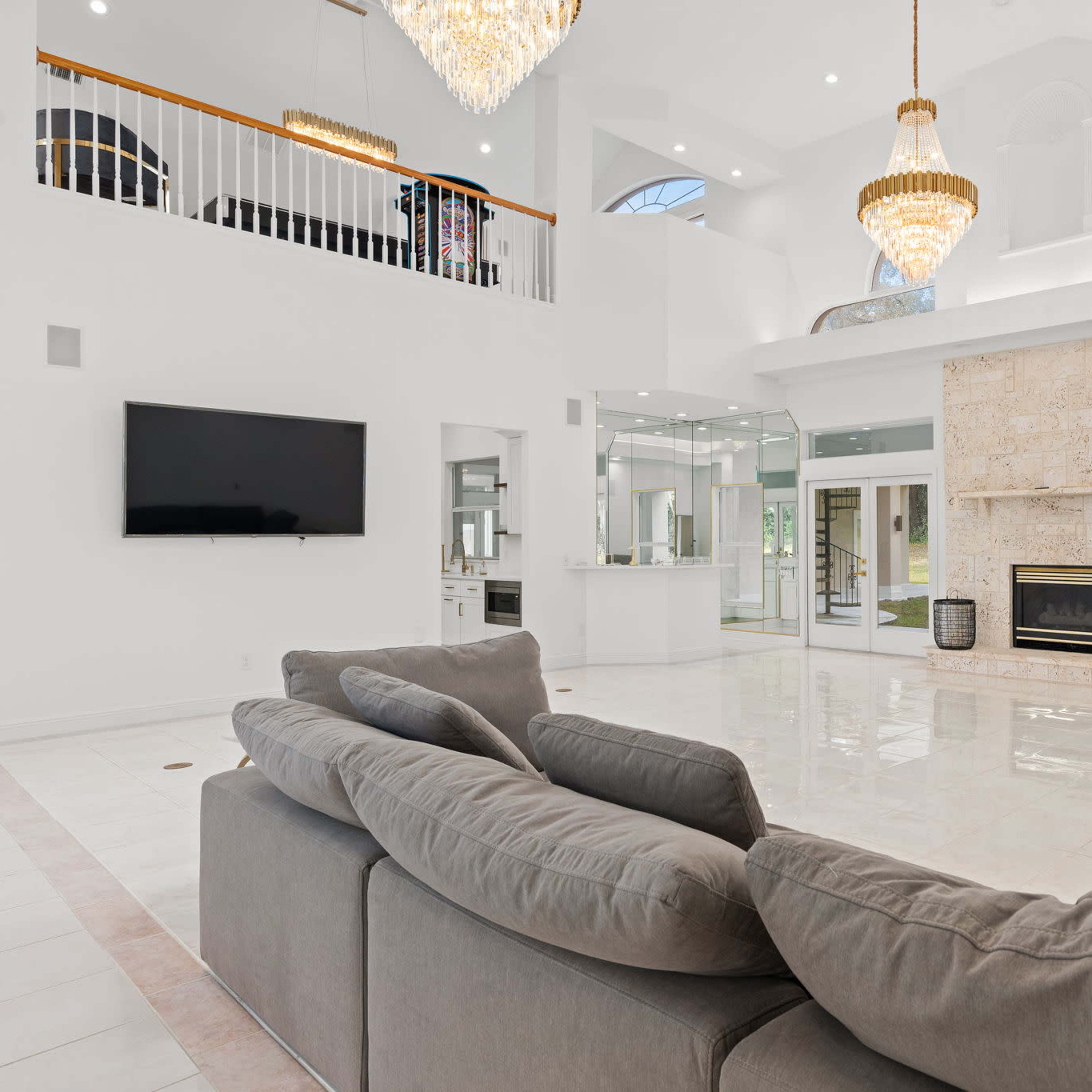 Modern Upscale Retreat: Photogenic Estate with Helipad, 3+ Acres on Little Wekiva River, Wildlife, and Gated Privacy Image in , Altamonte Springs, FL