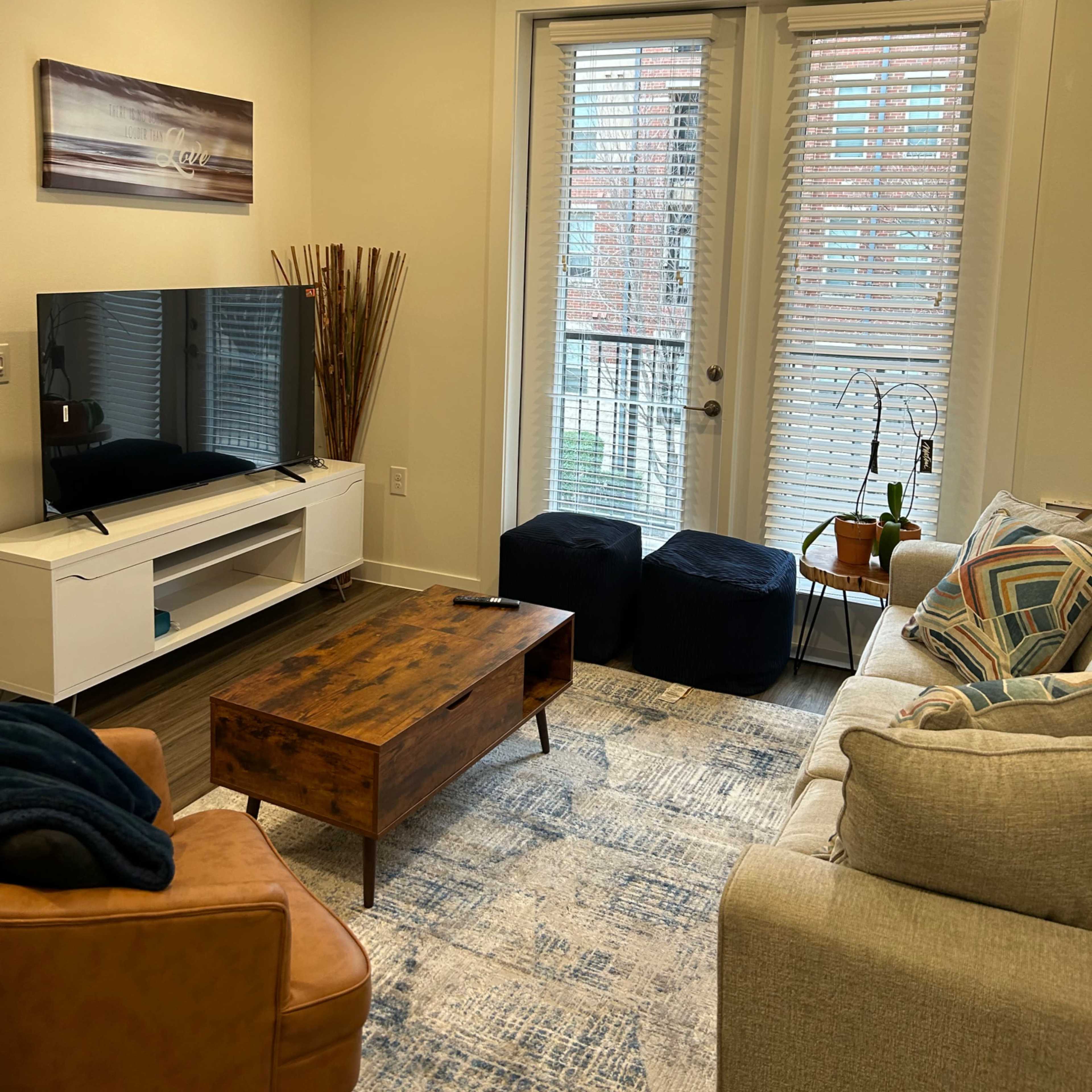 Comfort and Classy Downtown Apartment Image in Uptown, Fort Worth, TX
