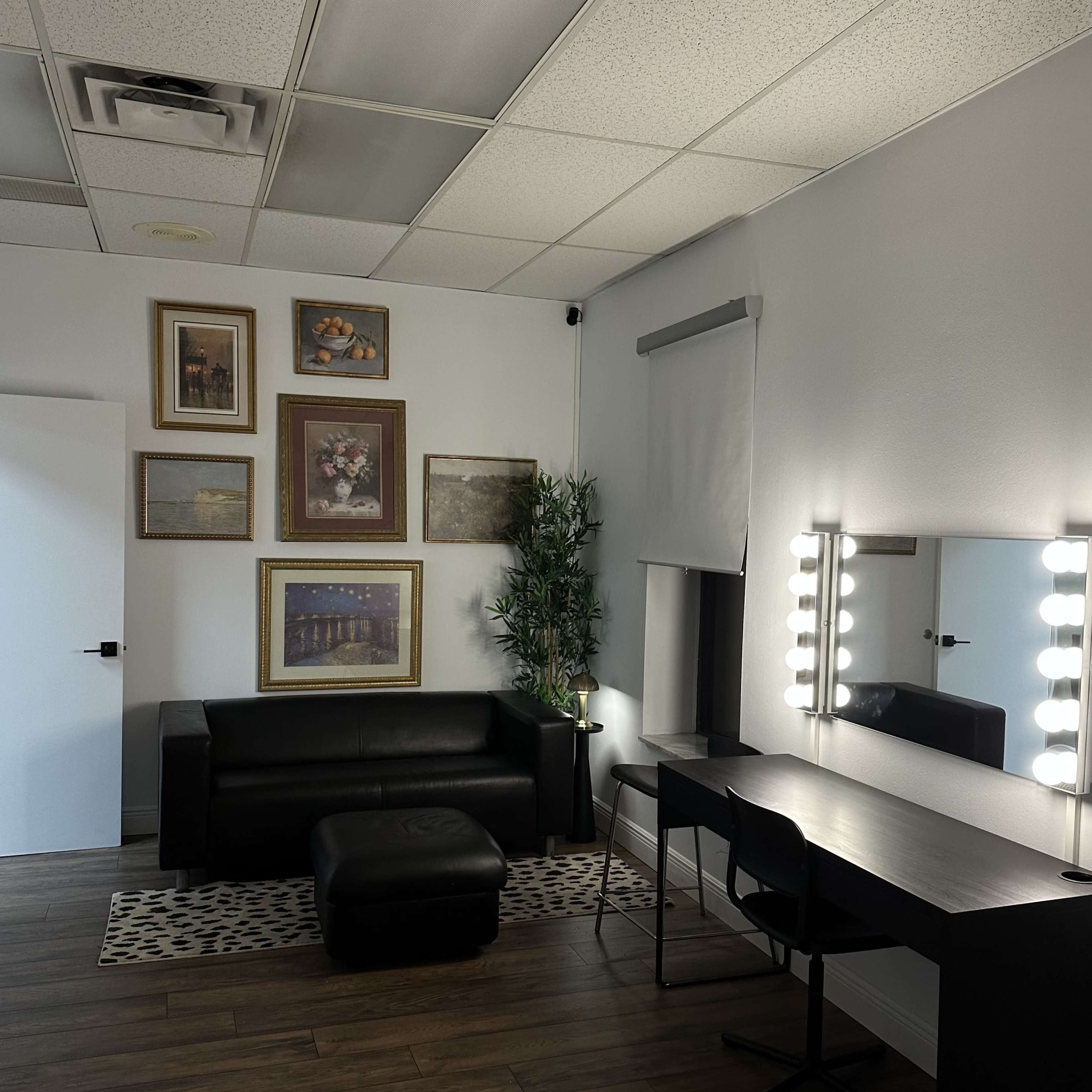 NEW Minimal photo/video studio in Orlando Image in Oak Ridge, Orlando, FL