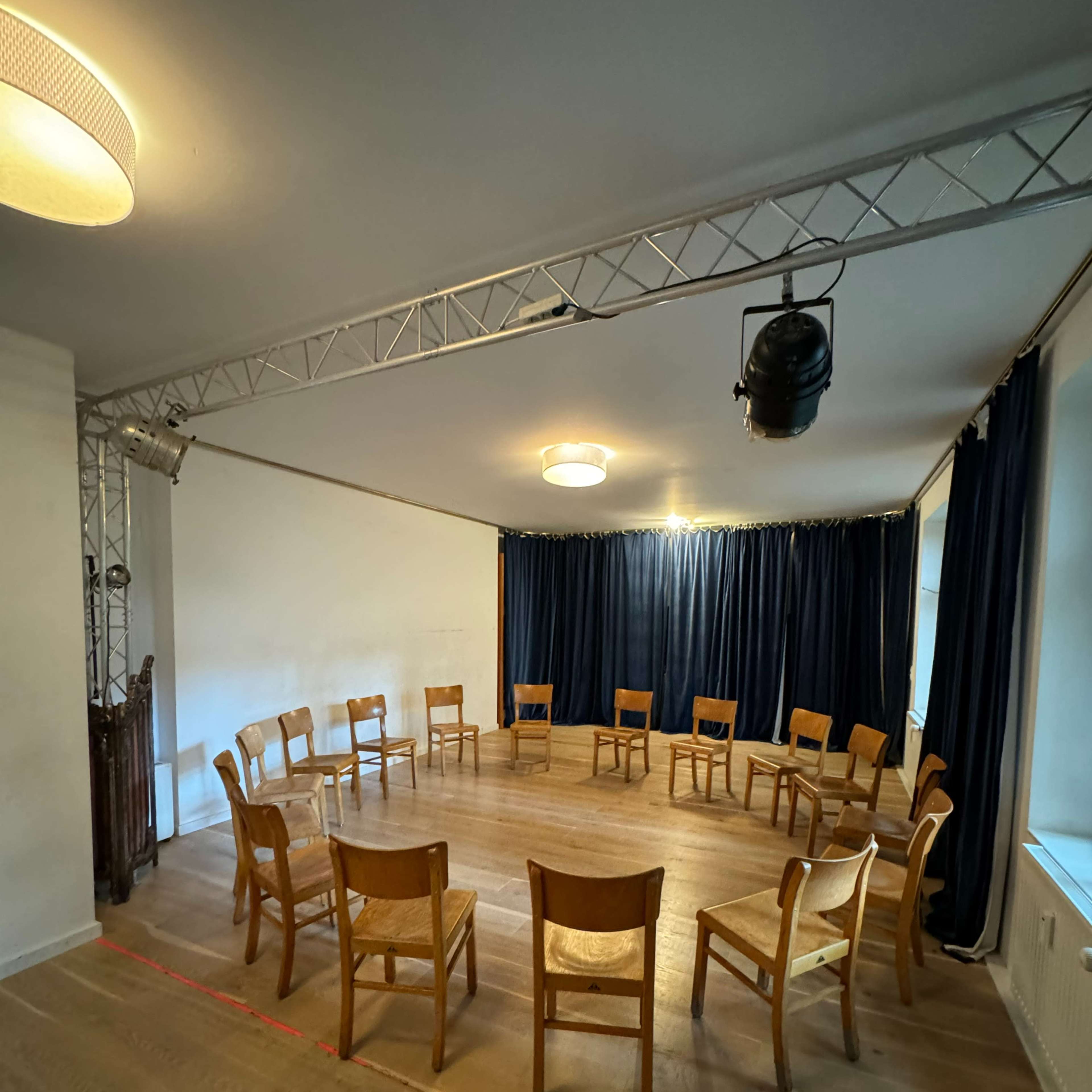 Räumlichkeiten für Tanz, Yoga, Film und Seminare im Herzen des Karoviertels und der Schanze Bild in St Pauli, Hamburg, HH