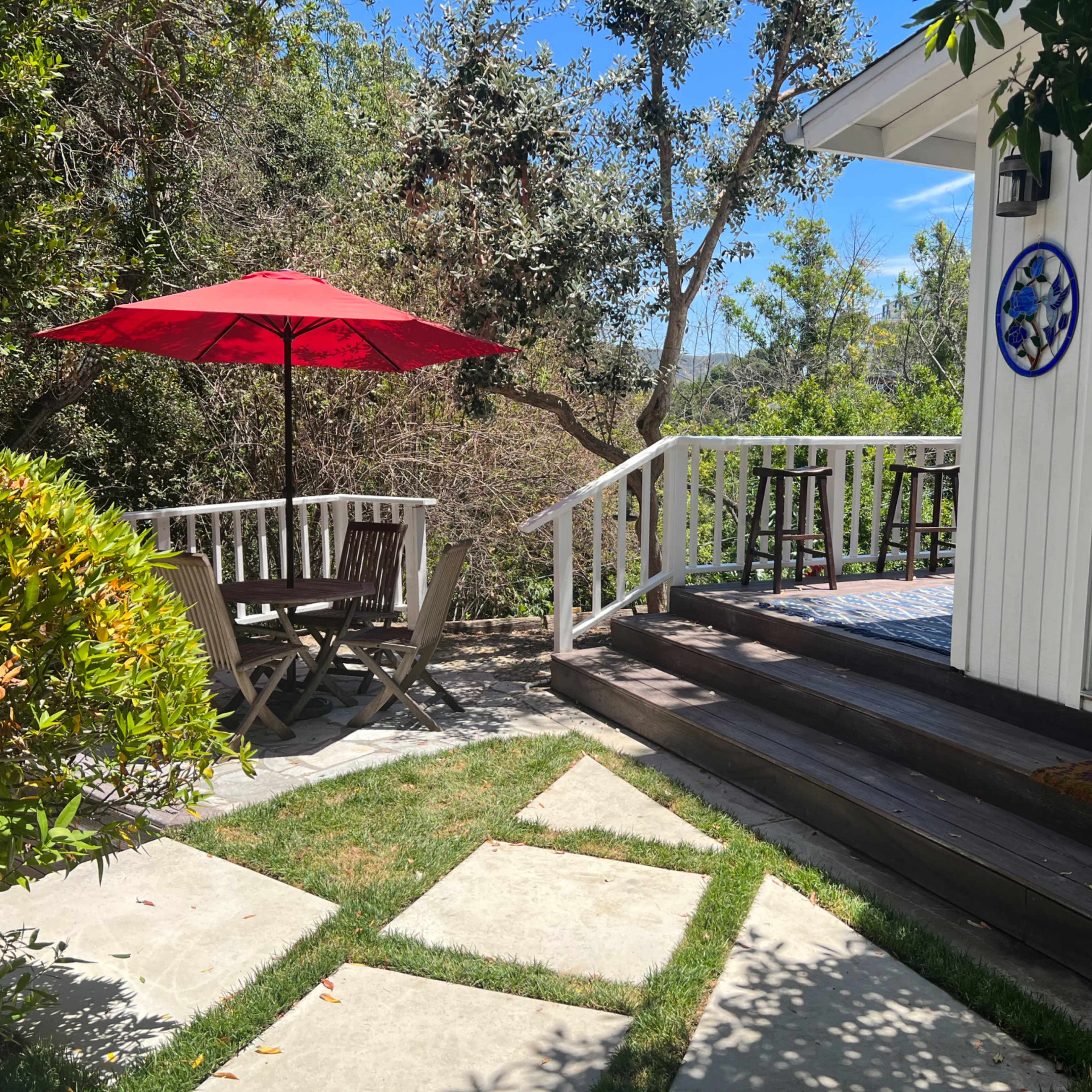 Farmhouse Themed Guesthouse w Outdoor Clawfoot Tub Image in Fernwood, Los Angeles County, CA