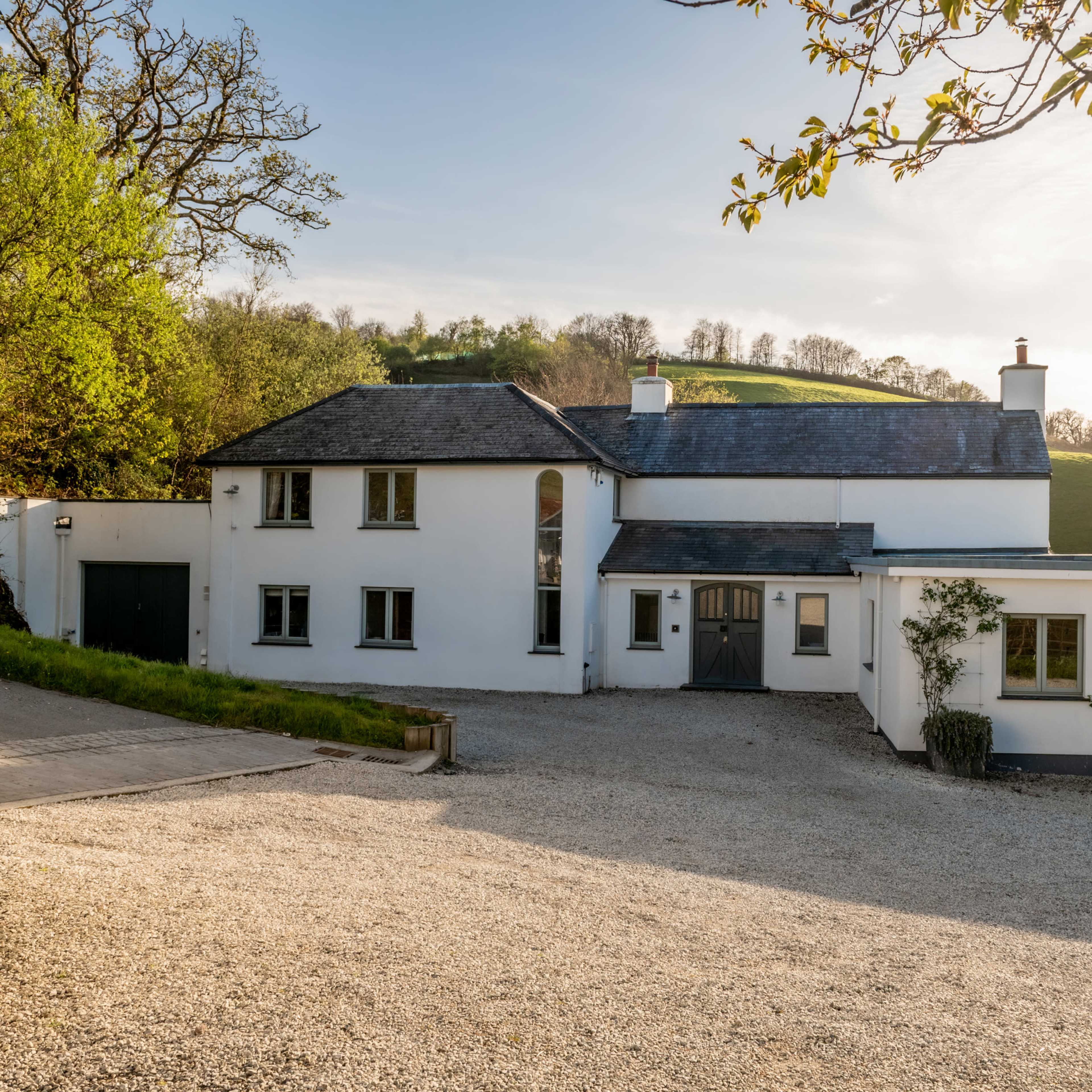 DEVON FARMHOUSE LAKESIDE VIEW Image in Ilfracombe, Ilfracombe, England