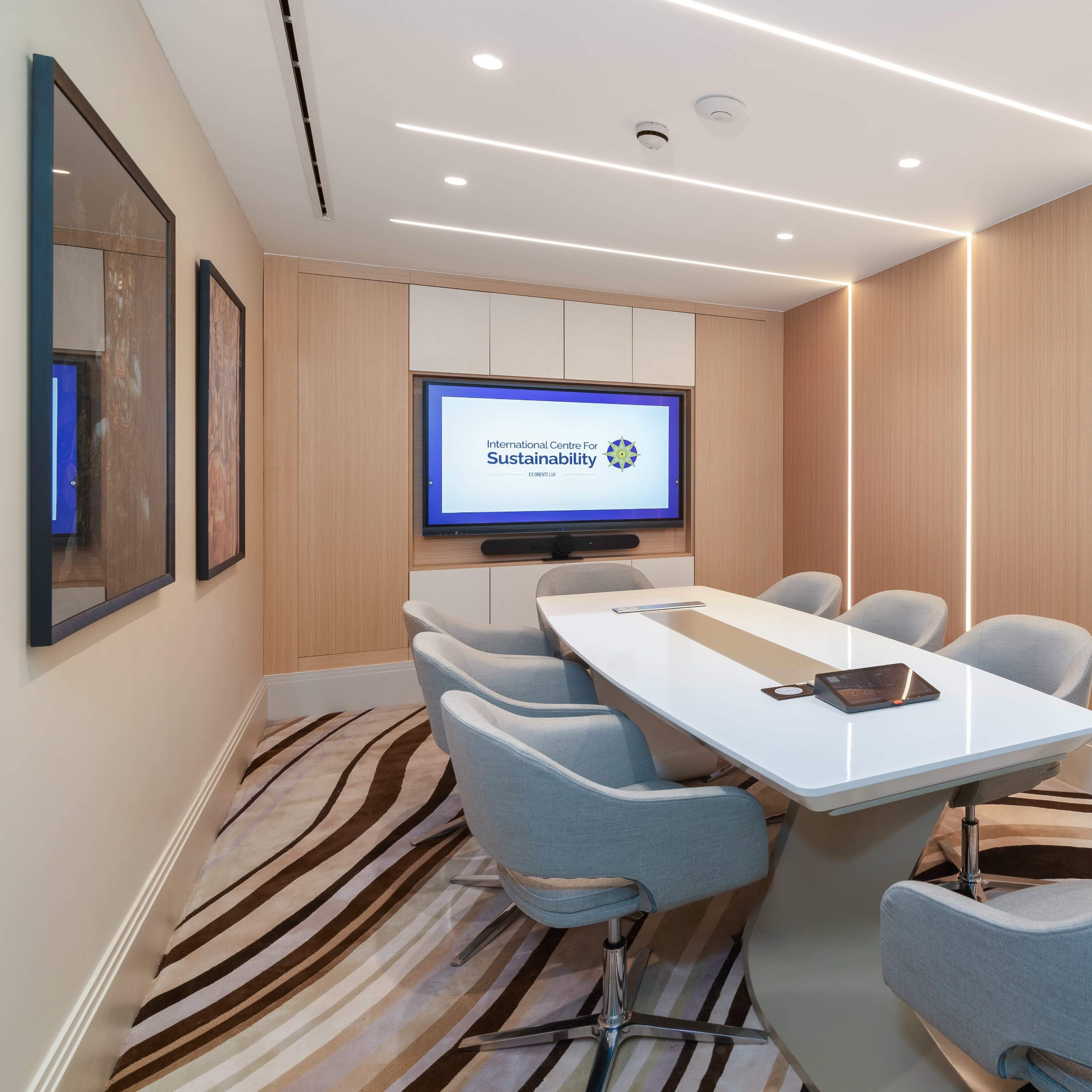 Modern and Comfortable Meeting Room Image in City of London, London, England