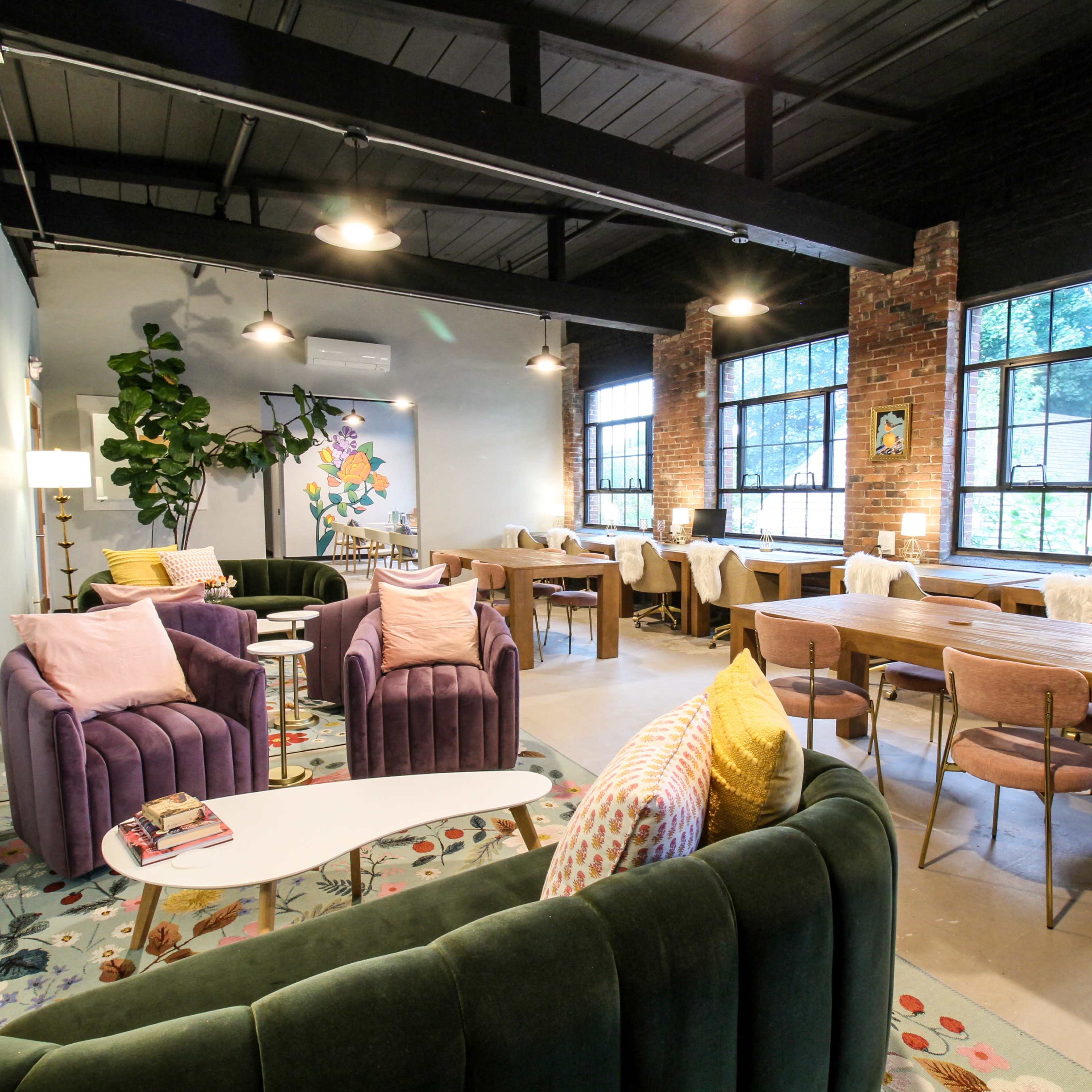 Historic Mill Elegance: Bright, Spacious, Inspiring Suite Image in Amesbury, Amesbury, MA