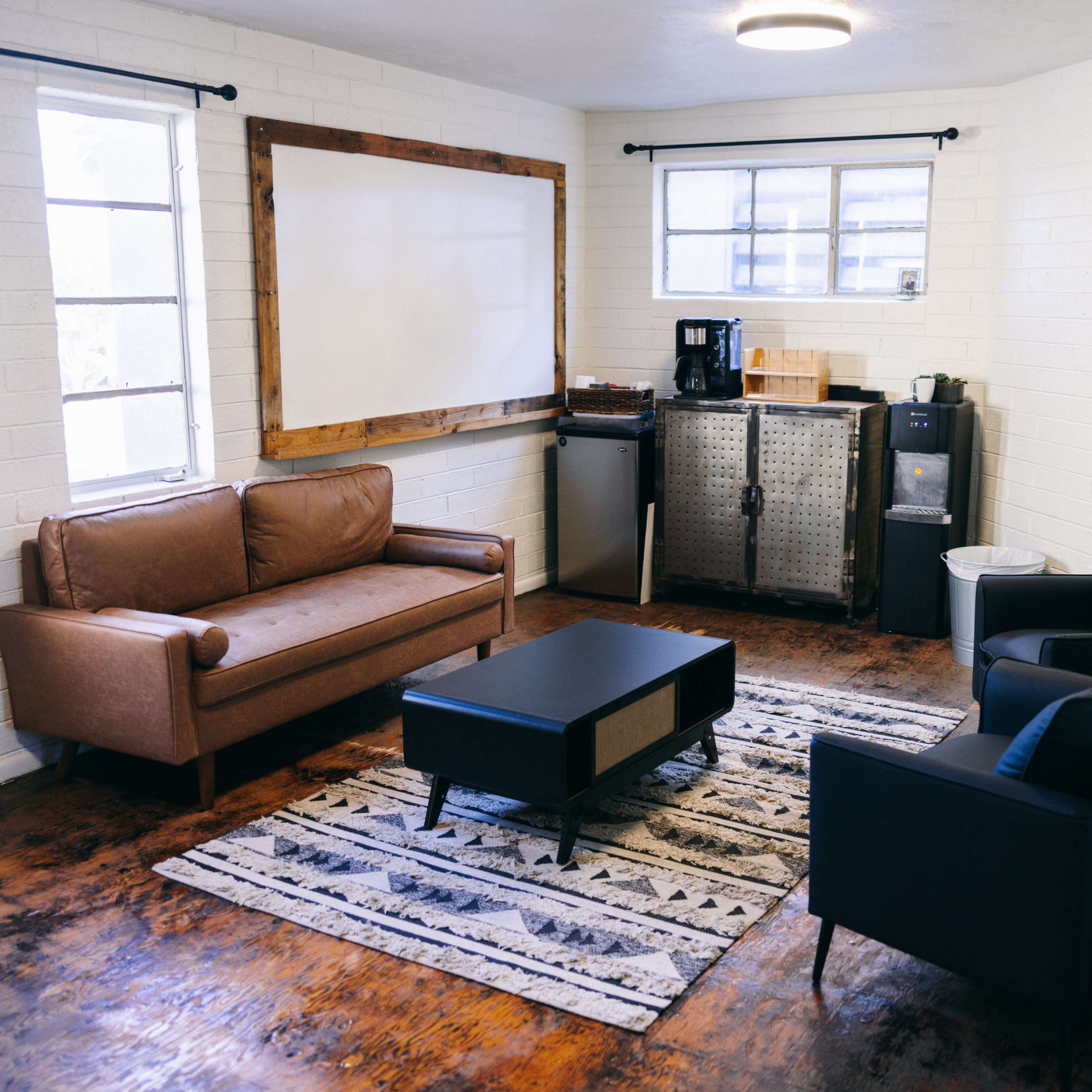 Downtown Upper Room Studio Image in Encanto Village, Phoenix, AZ