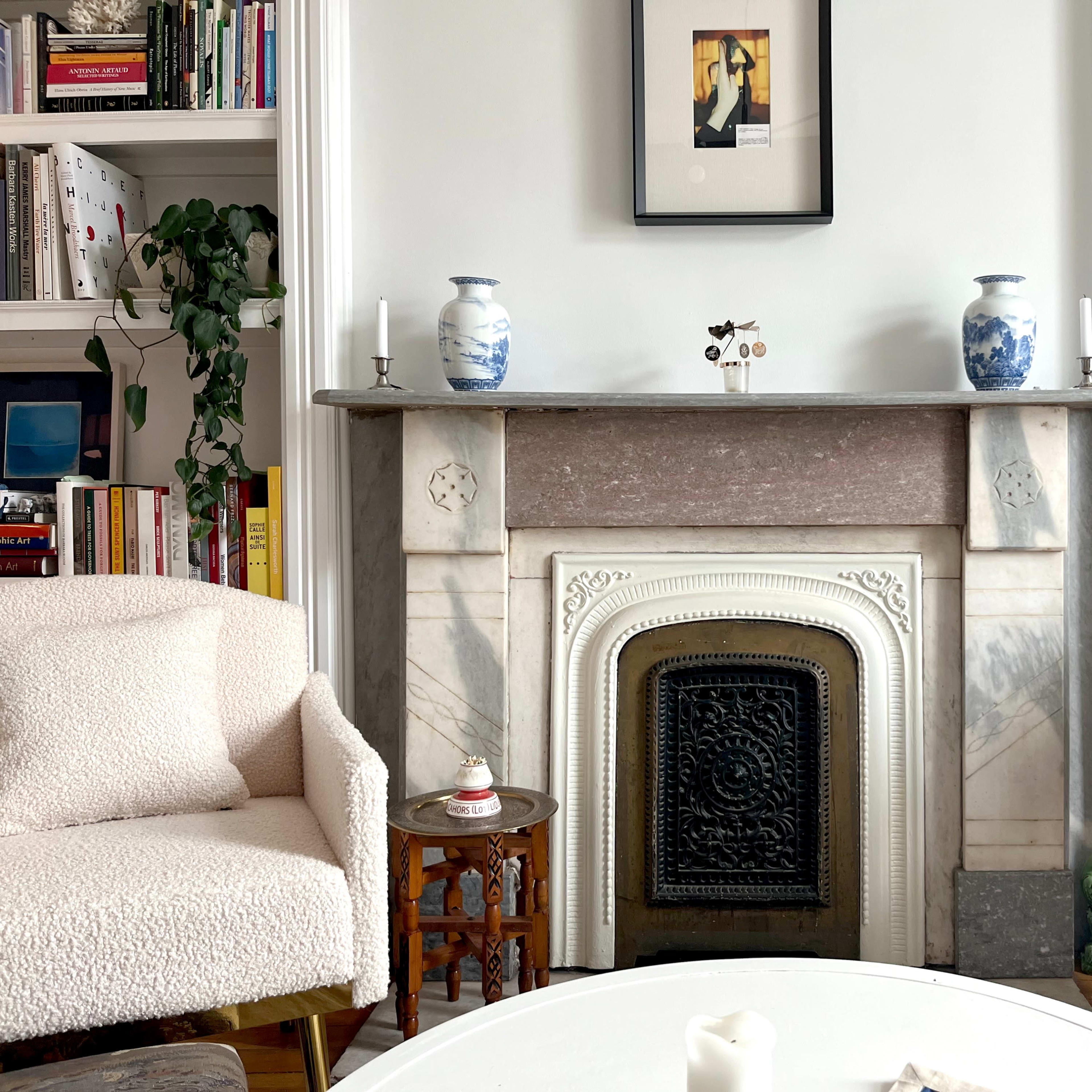Vintage, Charming Two-Story Apartment in Chicago for Production Image in West Town, Chicago, IL