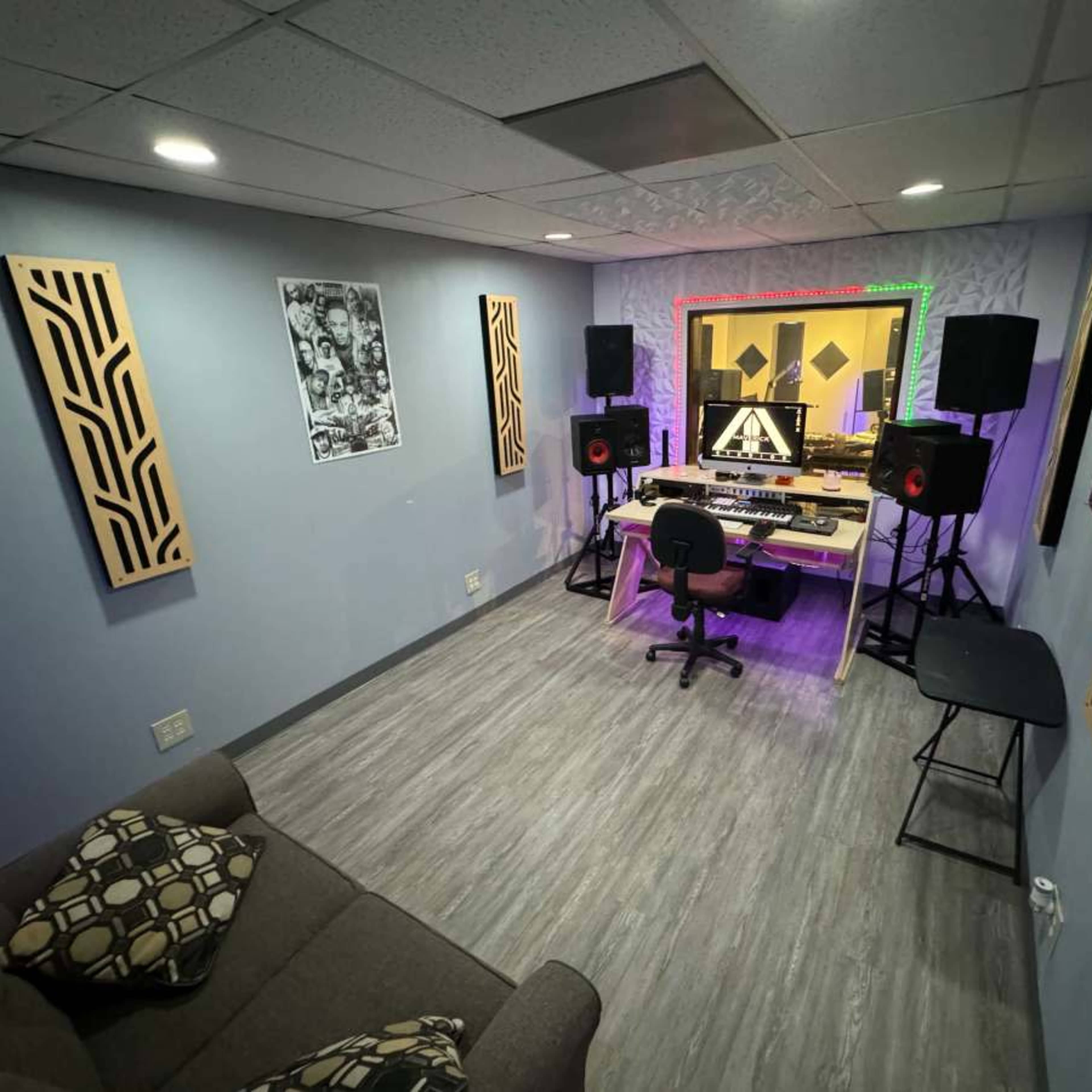 Antelope Valley Recording studio with Podcast room Image in Lancaster, Lancaster, CA