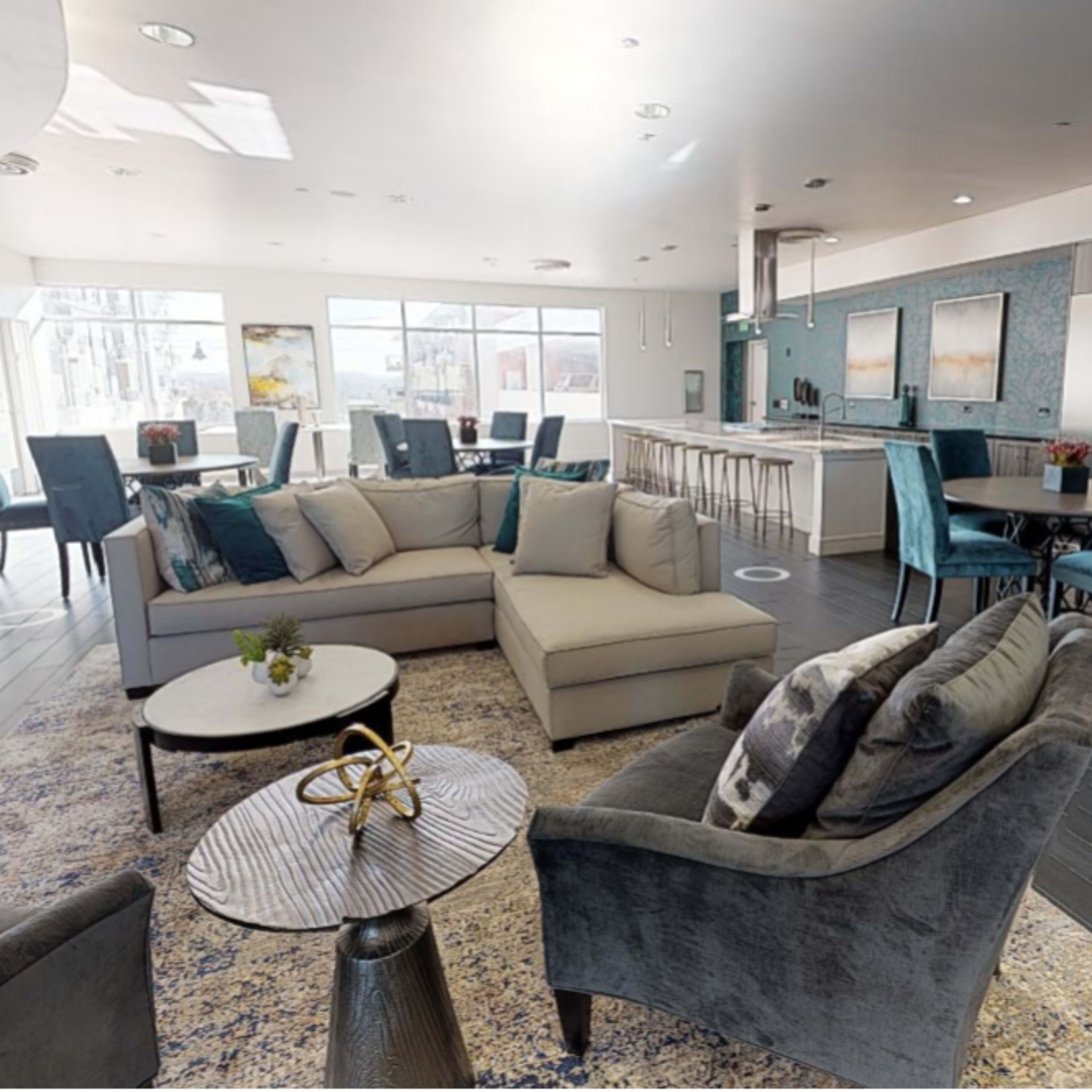 Spacious Lounge w/ Kitchen in Addison Image in , Addison, TX