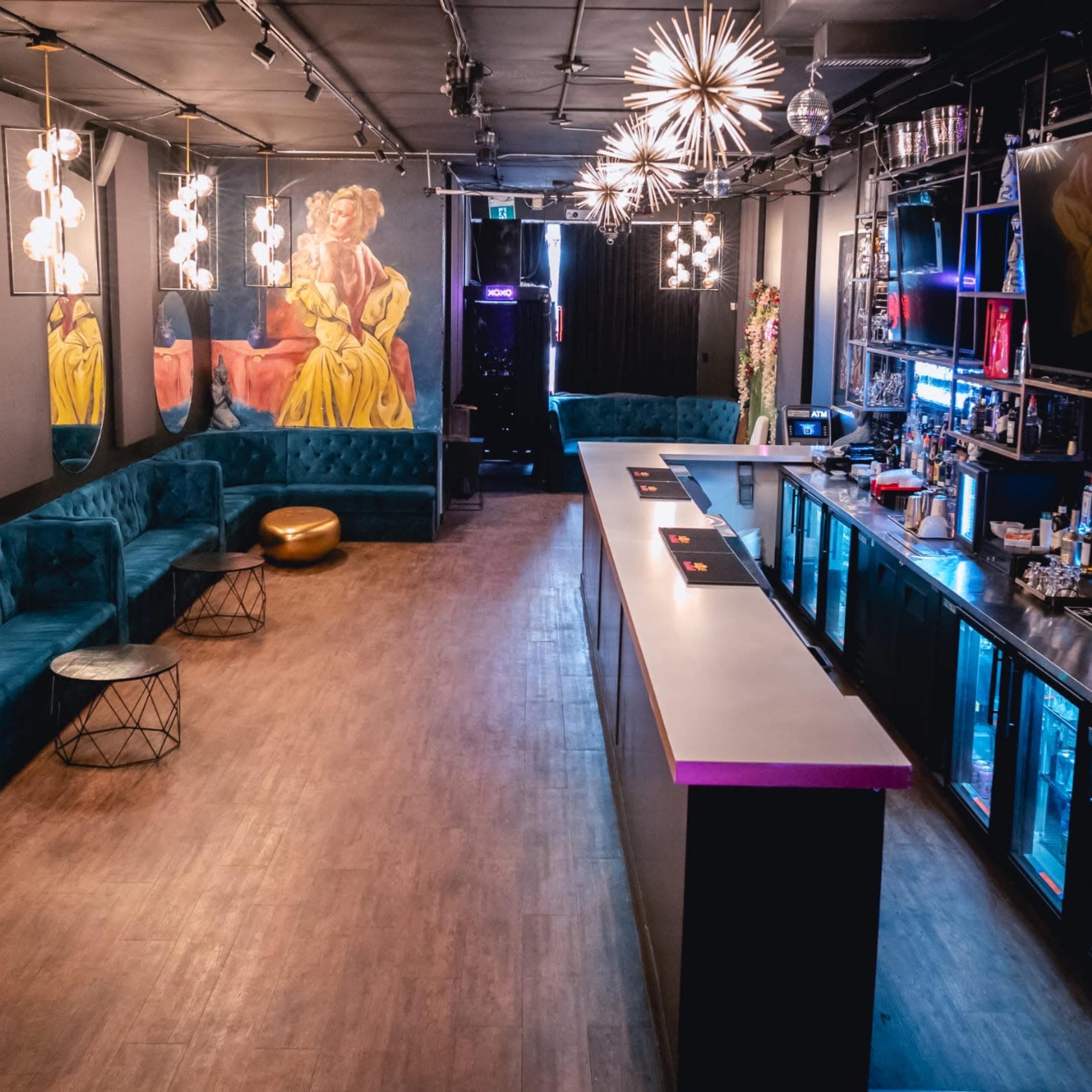 DOWNTOWN  INTIMATE LOUNGE Image in Trinity-Bellwoods, Toronto, ON