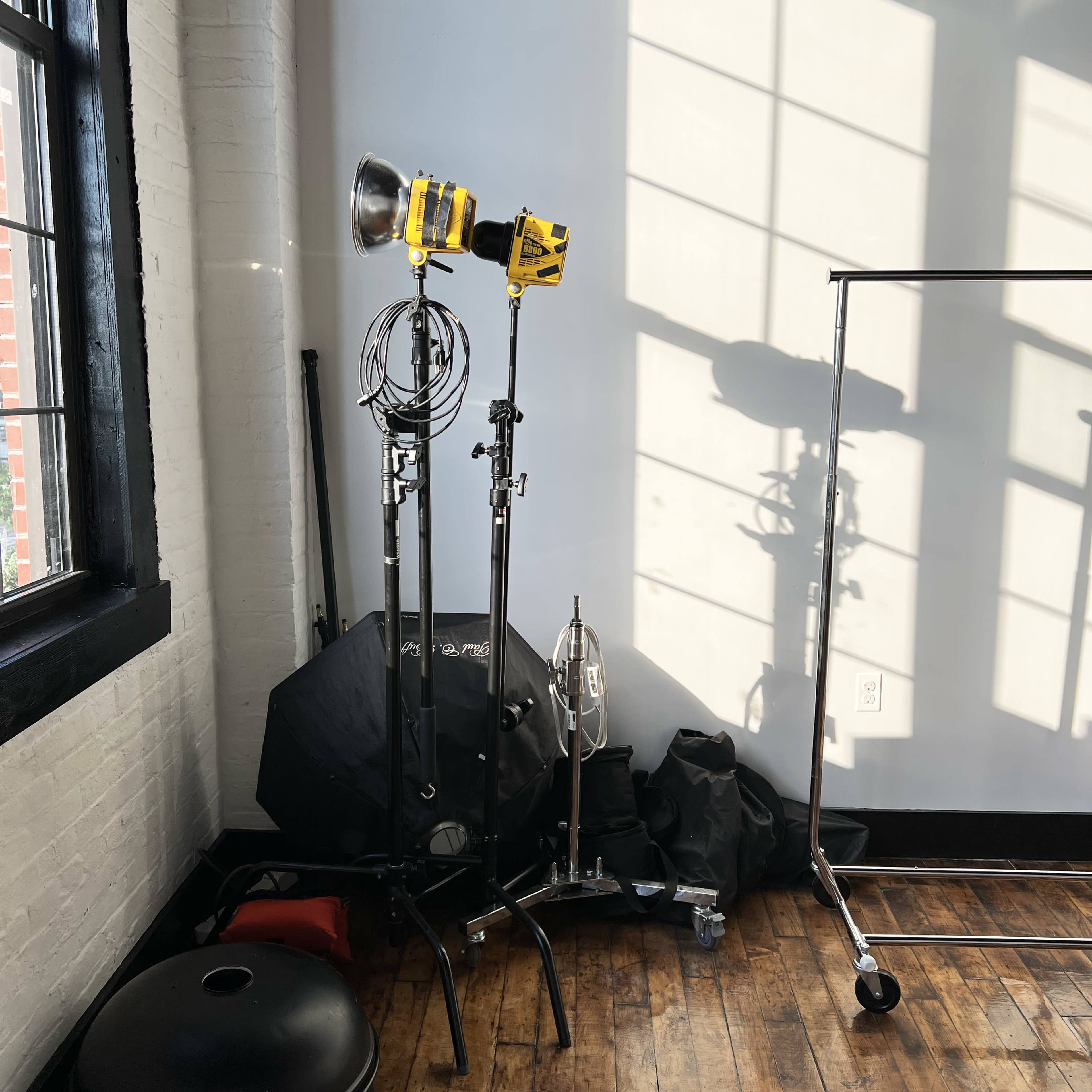 Perfect Headshot/Portrait/Product Photo Studio with Lighting Equipment Included in Rental!! (See EQ list in the "About The Space" section) Image in Mott Haven, Bronx County, NY
