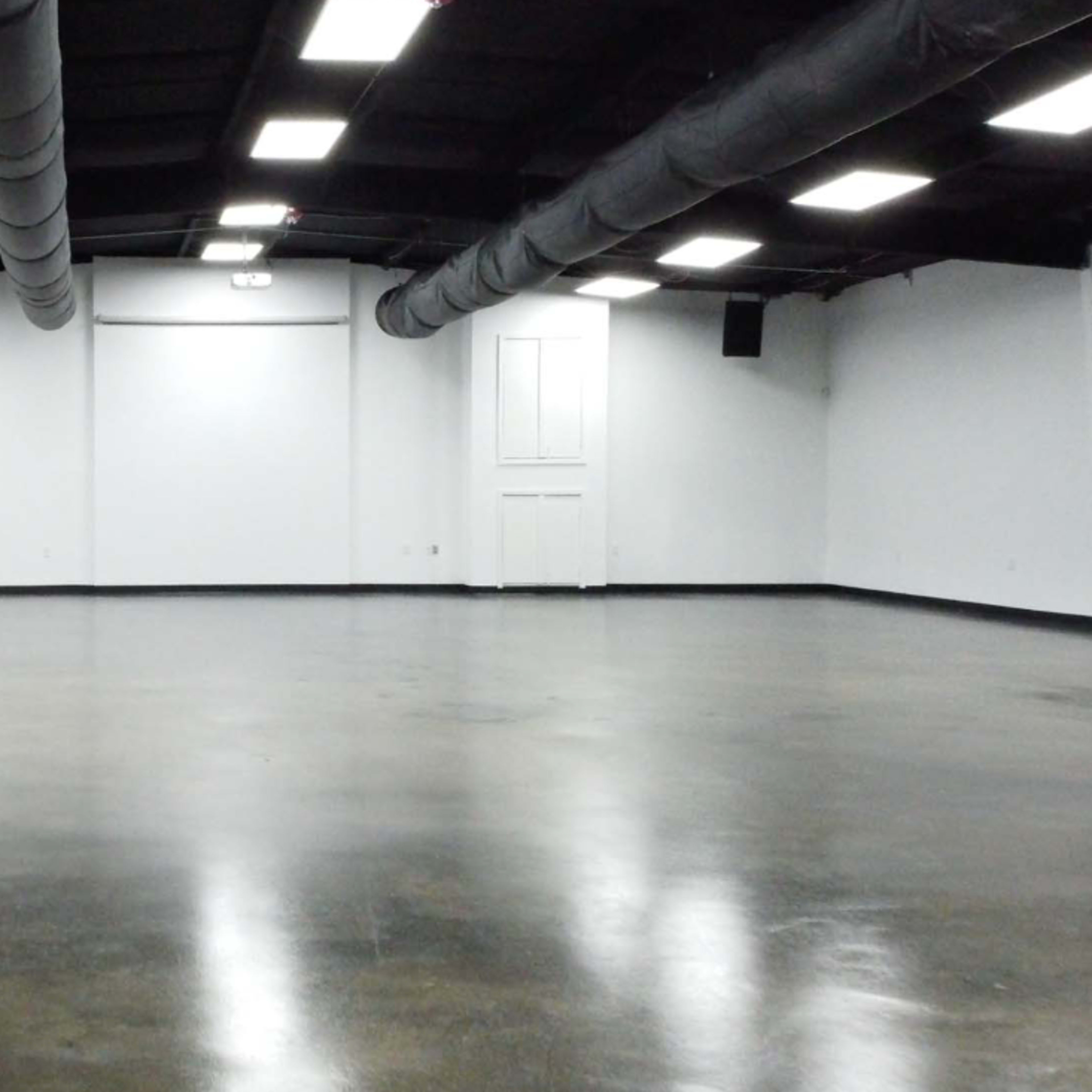 Gorgeous white space with over 5000 sq/ft Image in East Point, East Point, GA