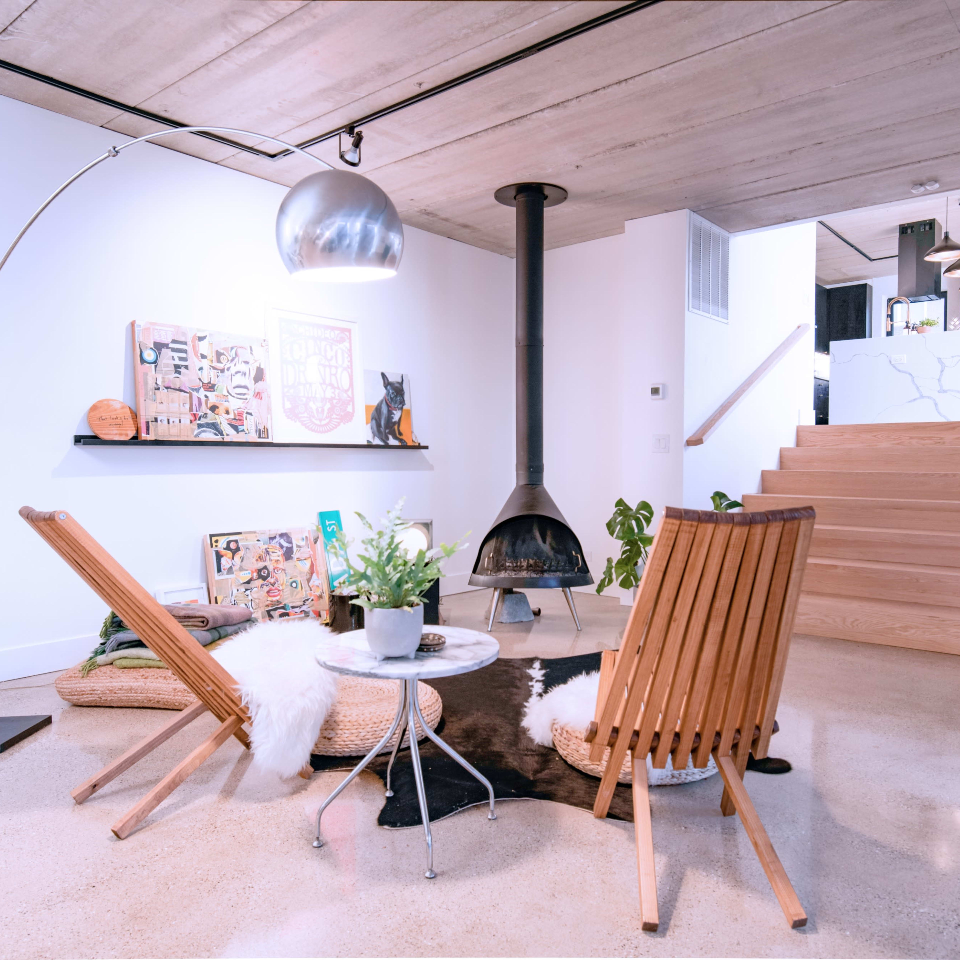 Spacious, Light-Filled, Modern Artist Loft Image in Irving Park, Chicago, IL