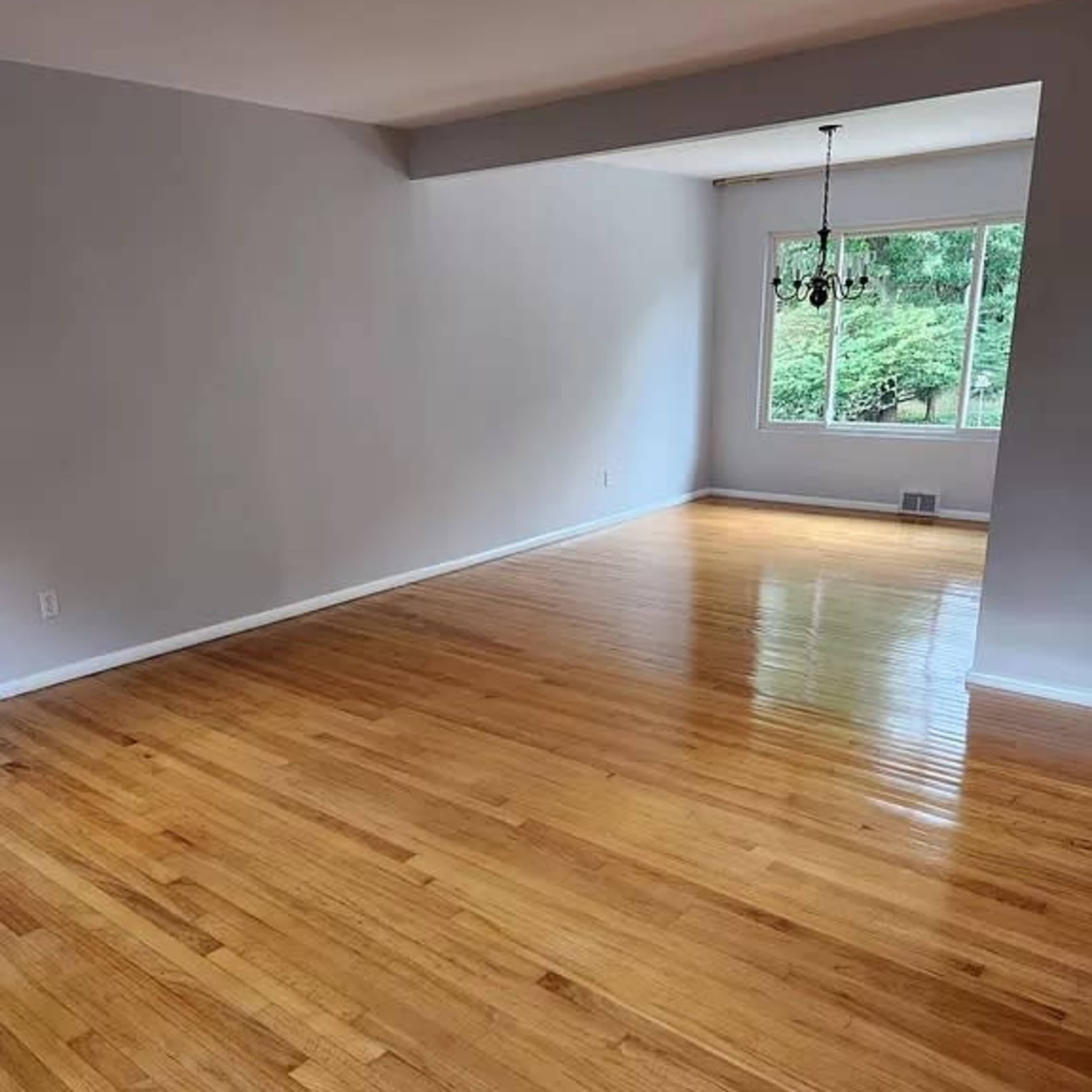 Contemporary Suburban House w/ Lake Image in Murrysville, Murrysville, PA