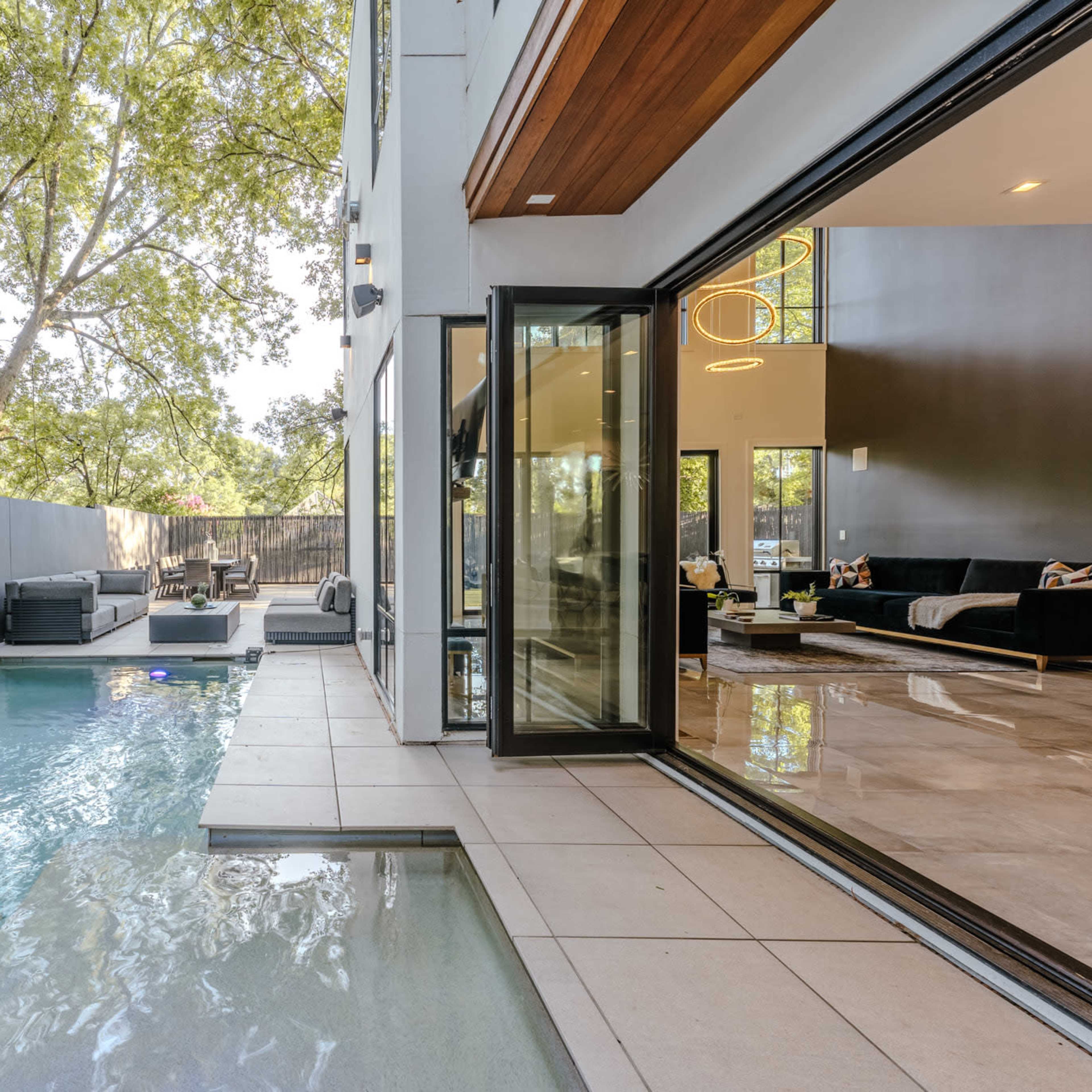 Midtown Modern Showpiece Image in Berkeley Park, Atlanta, GA