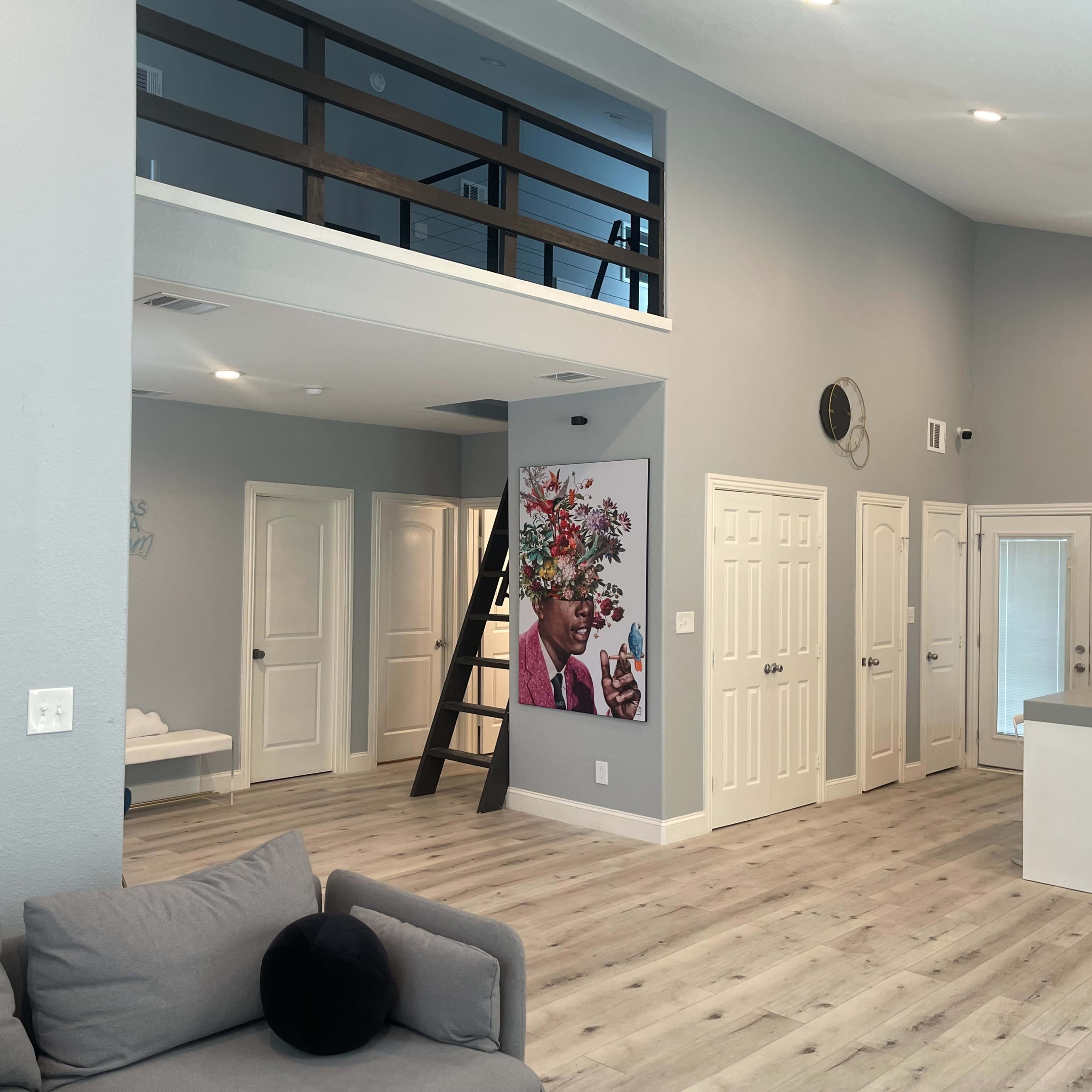 Modern and Chic Spacious Townhome Image in Oak Cliff, Dallas, TX
