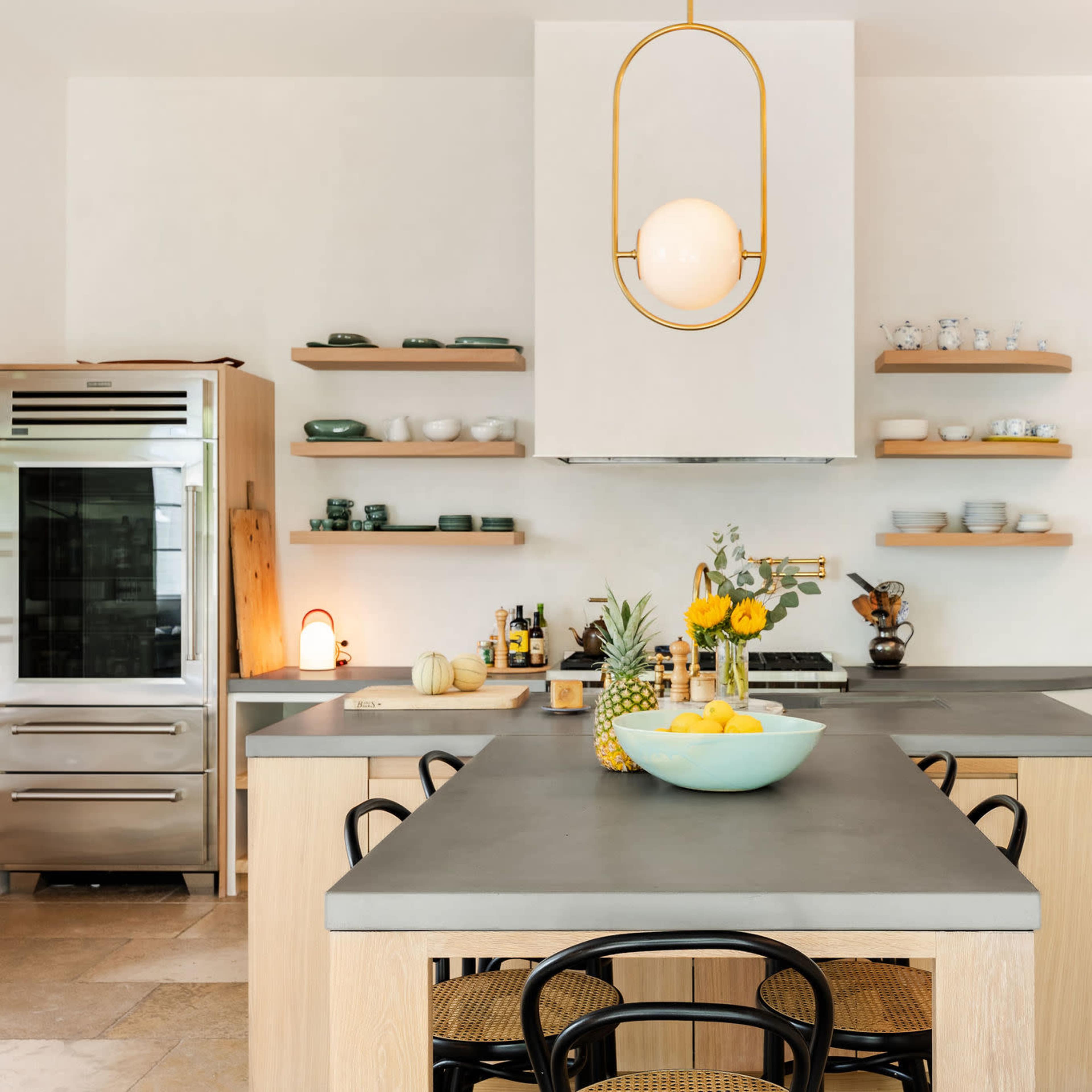 SOCO Stunner: Your Next Epic Shoot Location Image in South River City, Austin, TX