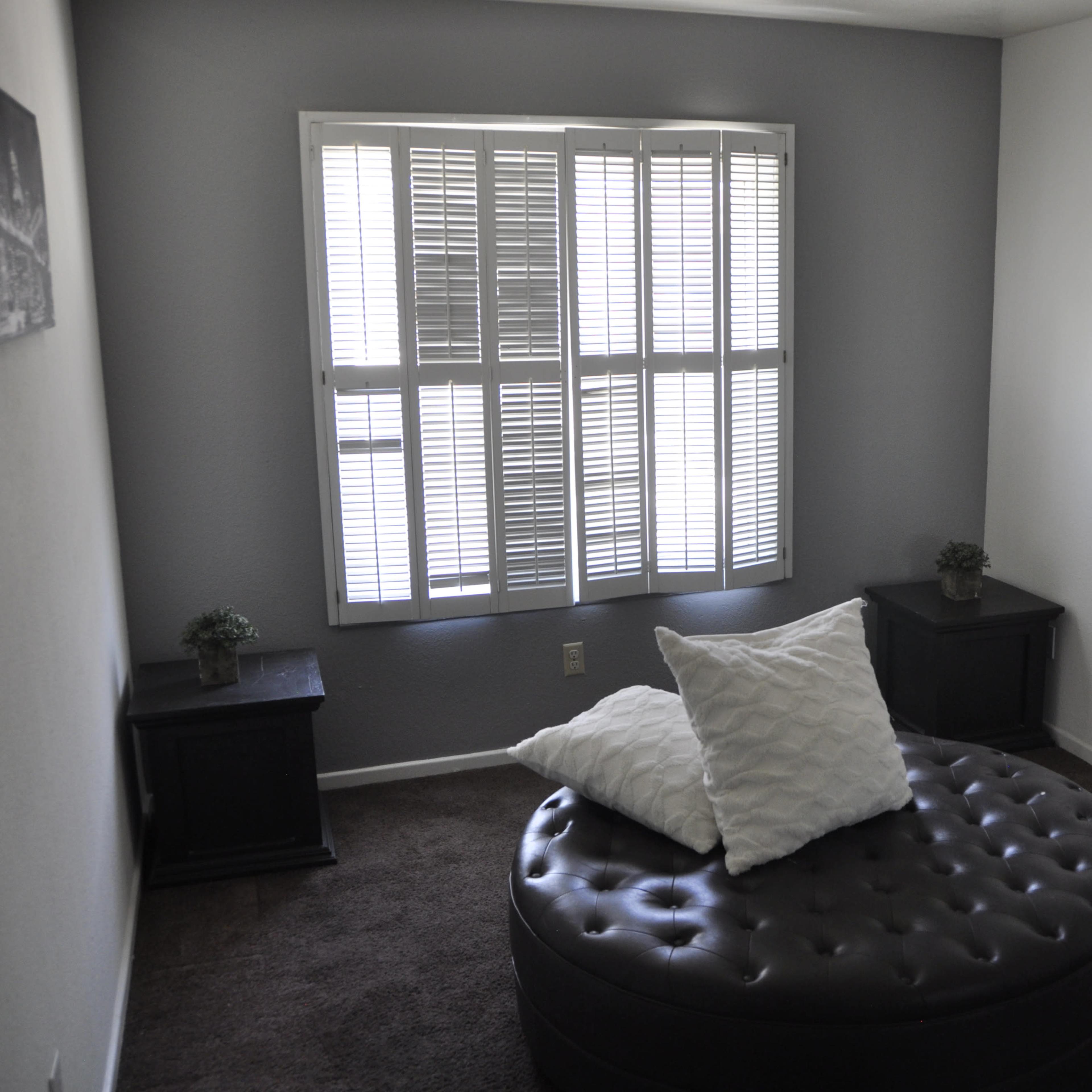 Empty changeable home for content creators Image in Paradise, Las Vegas, NV