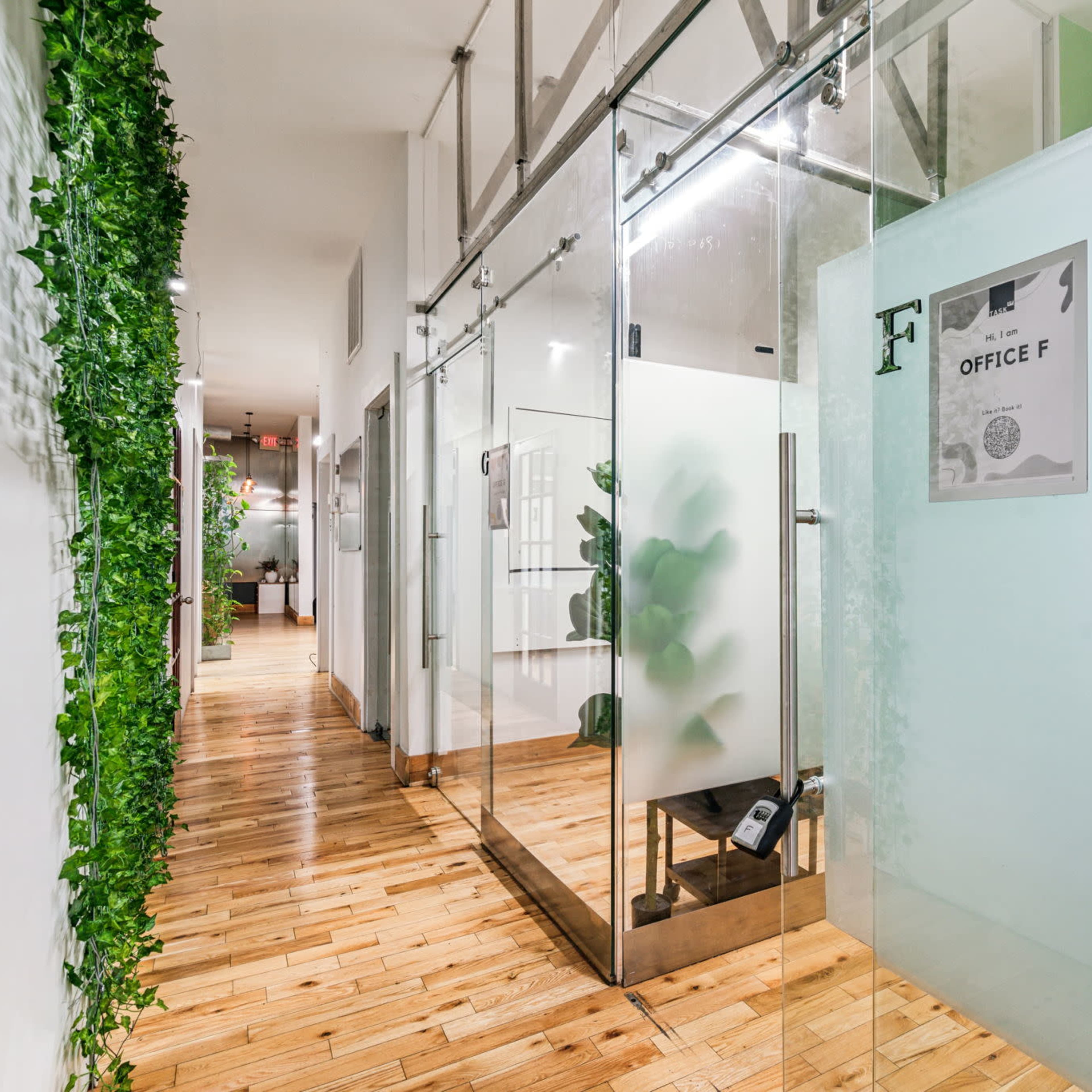 Private 2 Person Office / Meeting Space Image in Center City, Philadelphia, PA