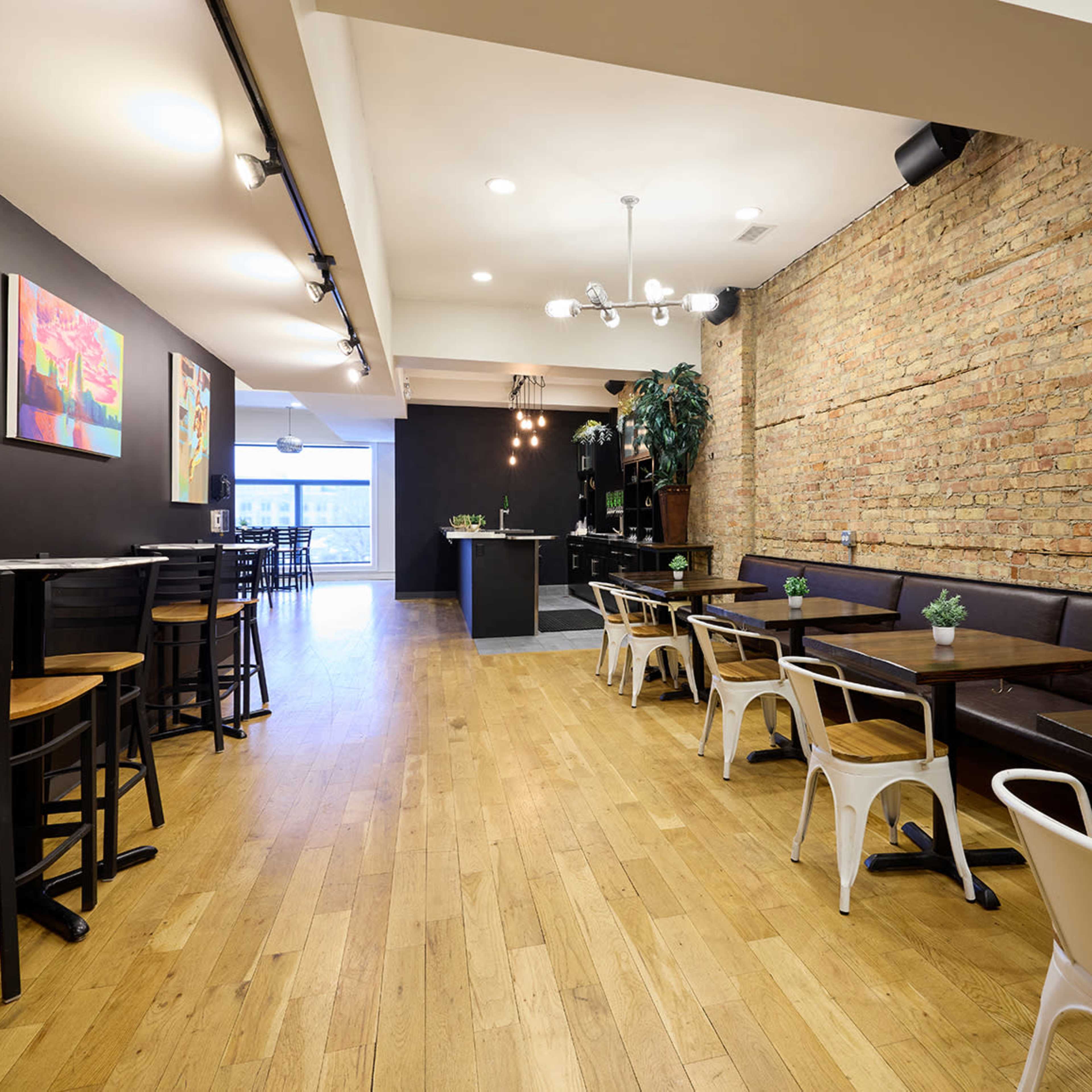 South Loop Beer & Wine Lounge Image in Near South Side, Chicago, IL