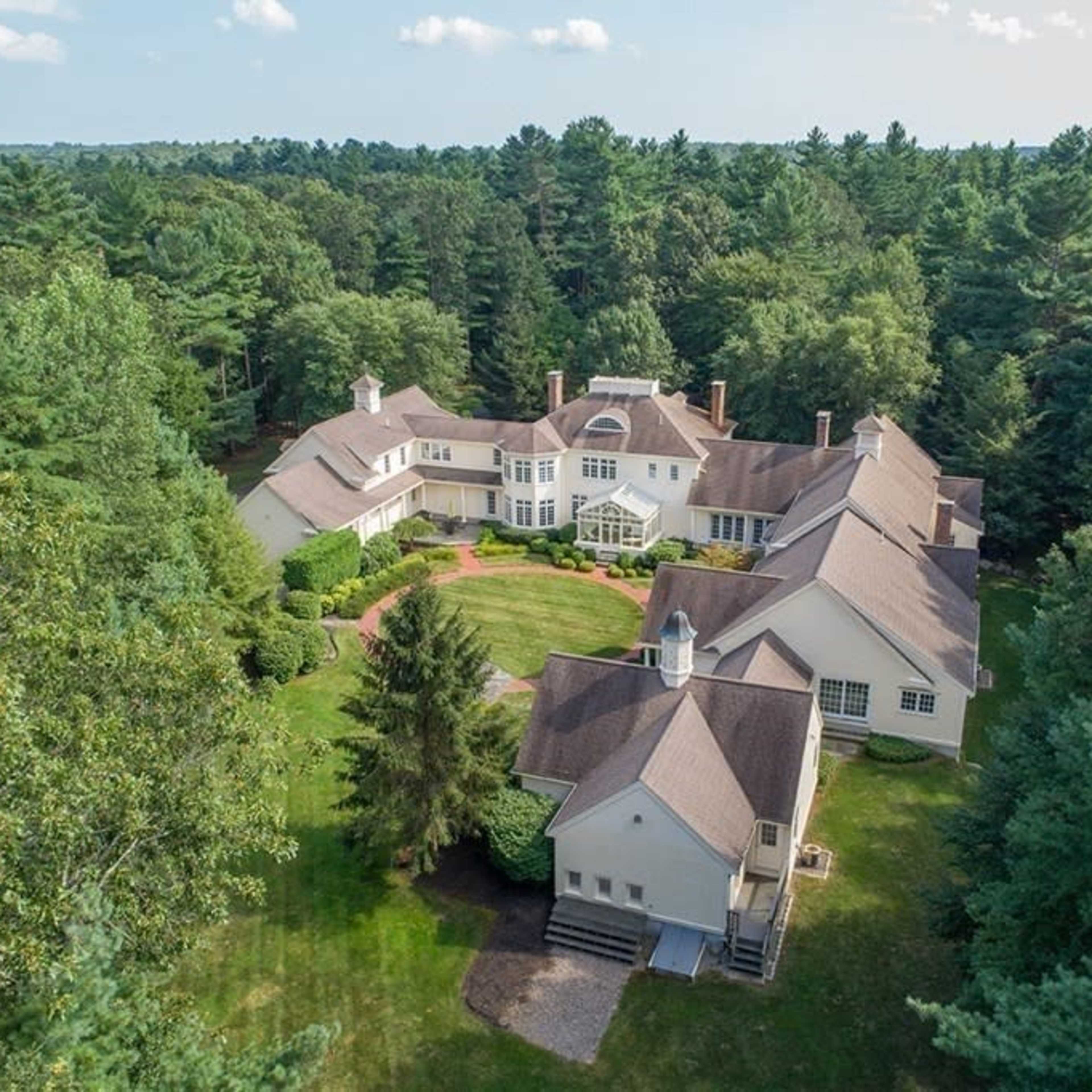 Secluded Suburban Mansion Image in Norwell, Plymouth, MA