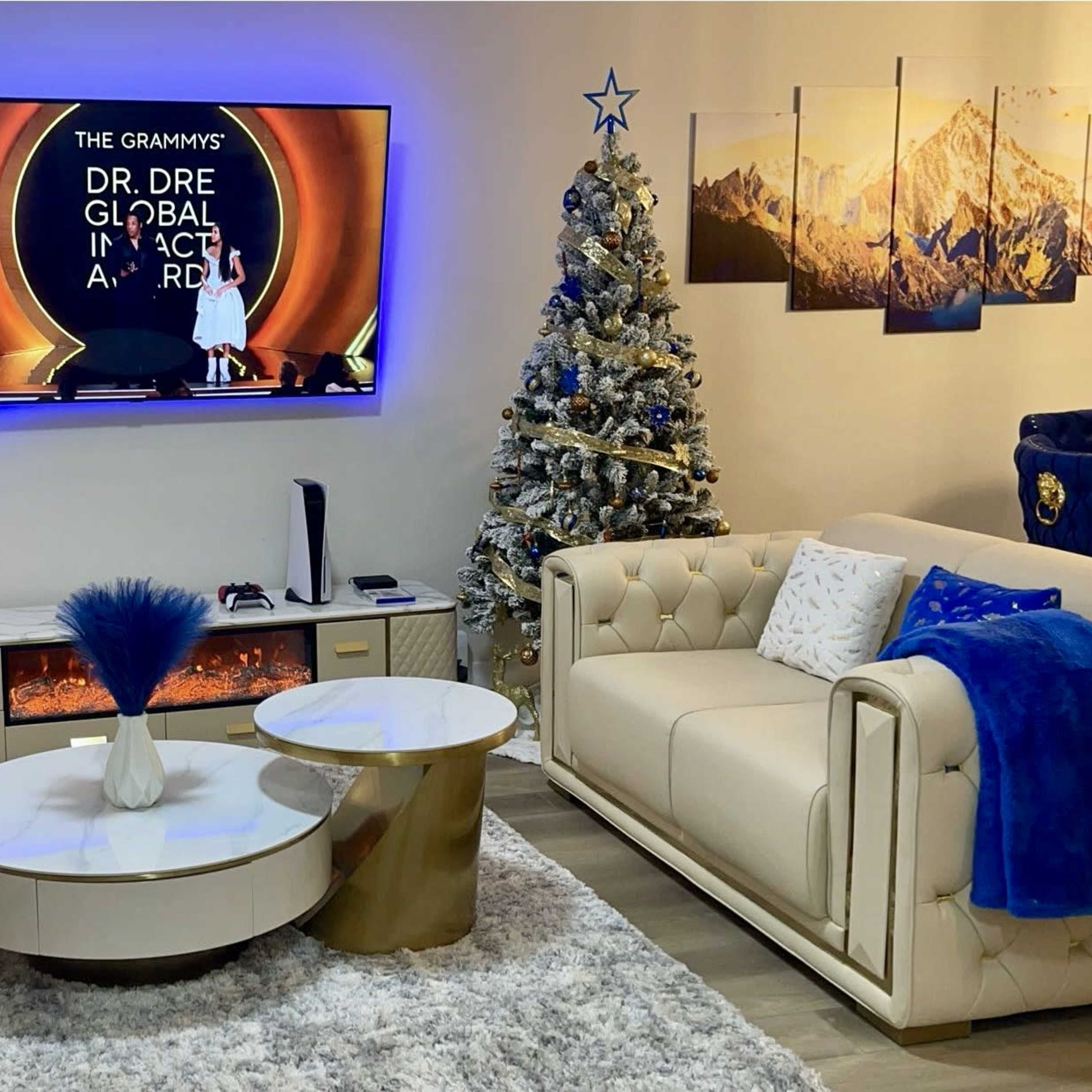 Luxury House with Splendid Deck for all your Private Events Image in Southwest Calgary, Calgary, AB