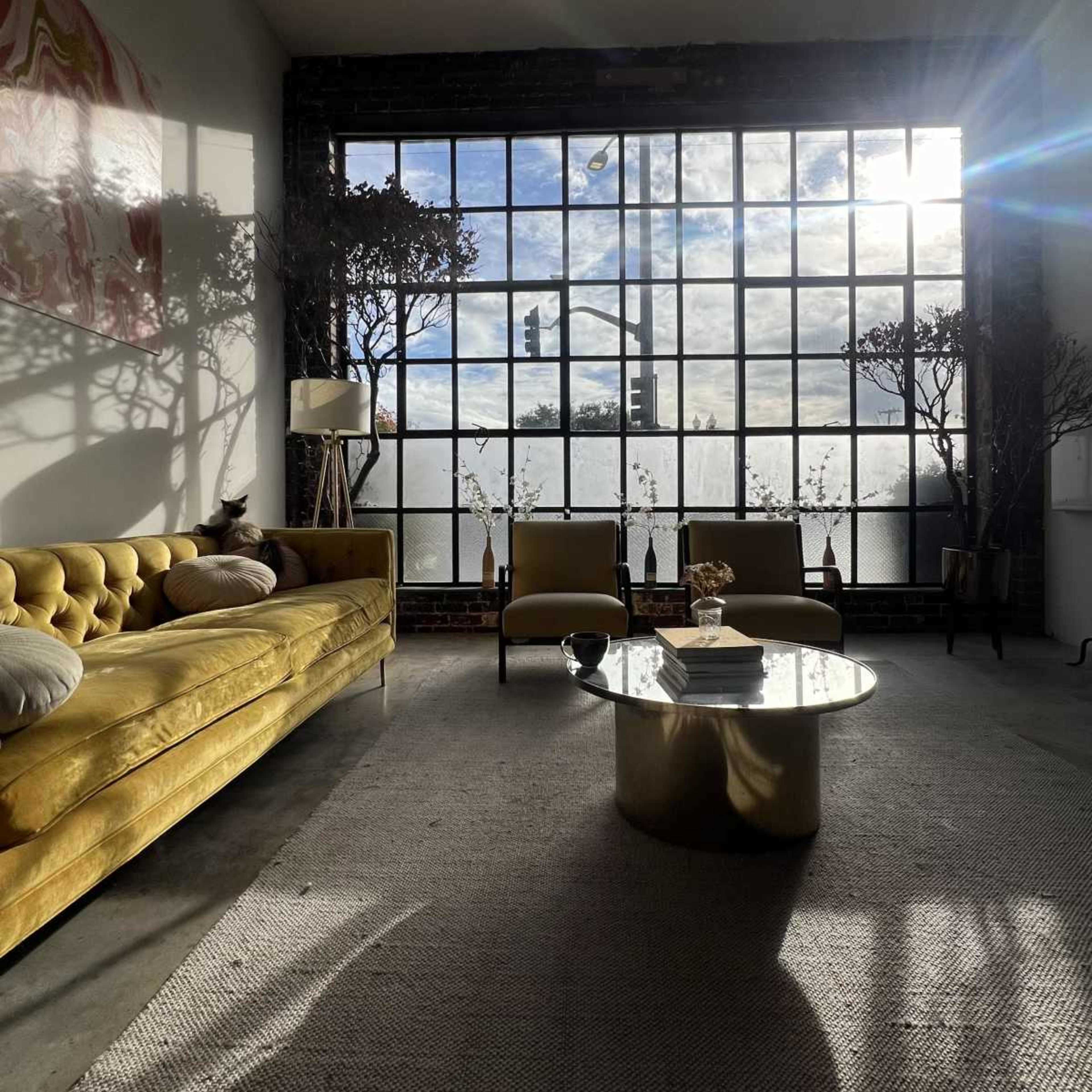 Sun-Filled Industrial Artist Loft with Soaring Ceilings Image in West Oakland, Oakland, CA