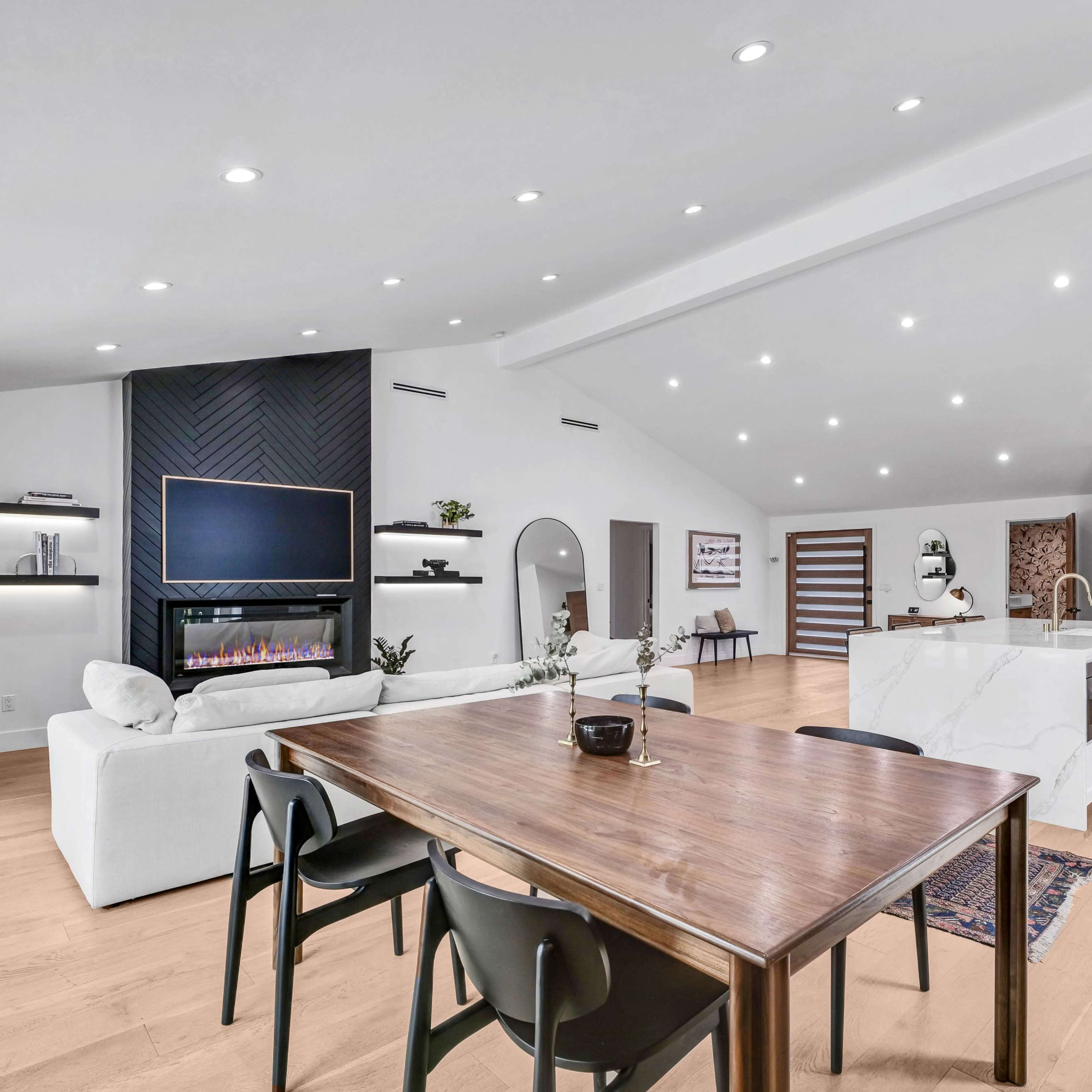 Designer Modern Home convenient location w/ tons of parking Image in Sherman Oaks, Los Angeles, CA