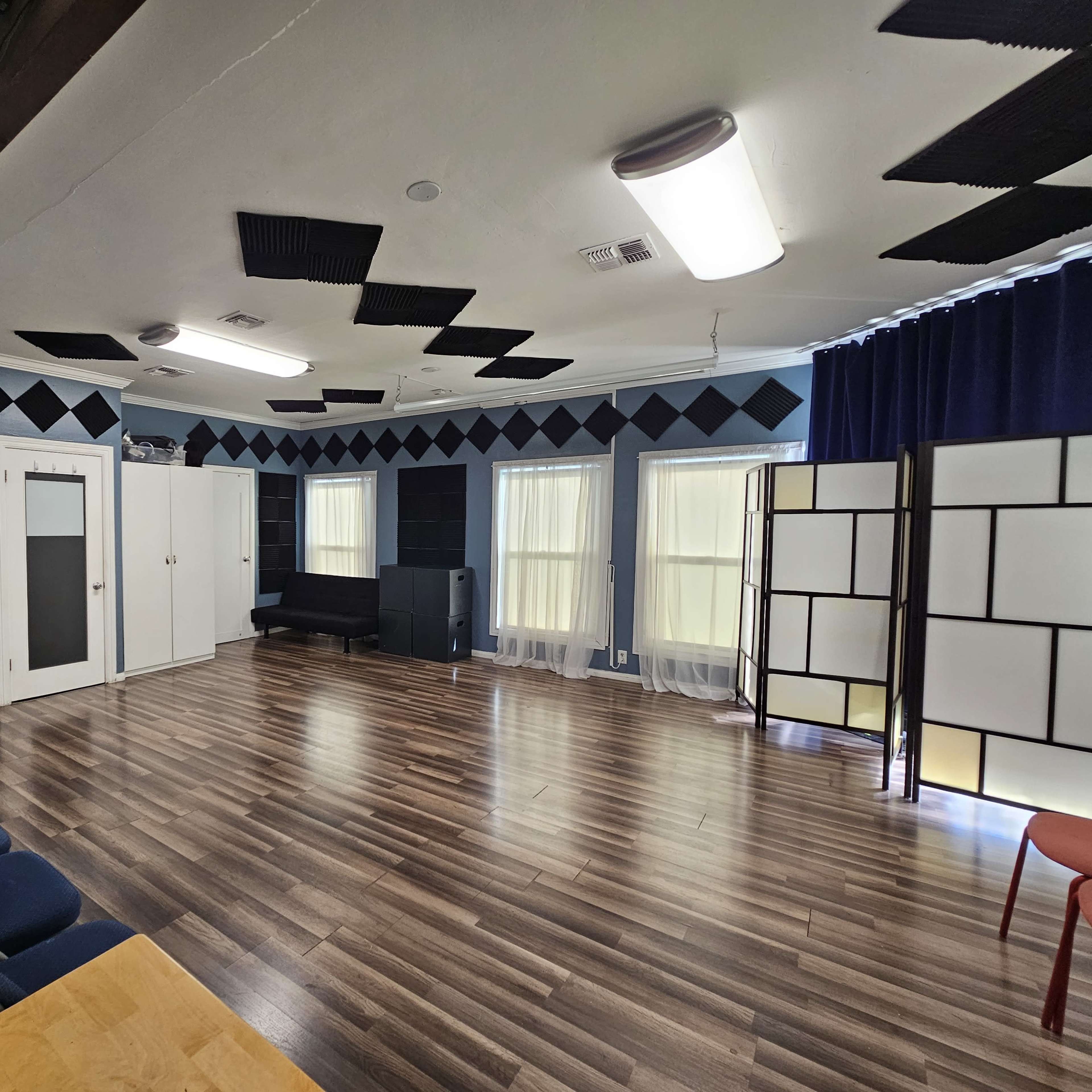 Modern and Well Lit Acting/Screening Theater in West Hollywood Image in Central LA, Los Angeles, CA